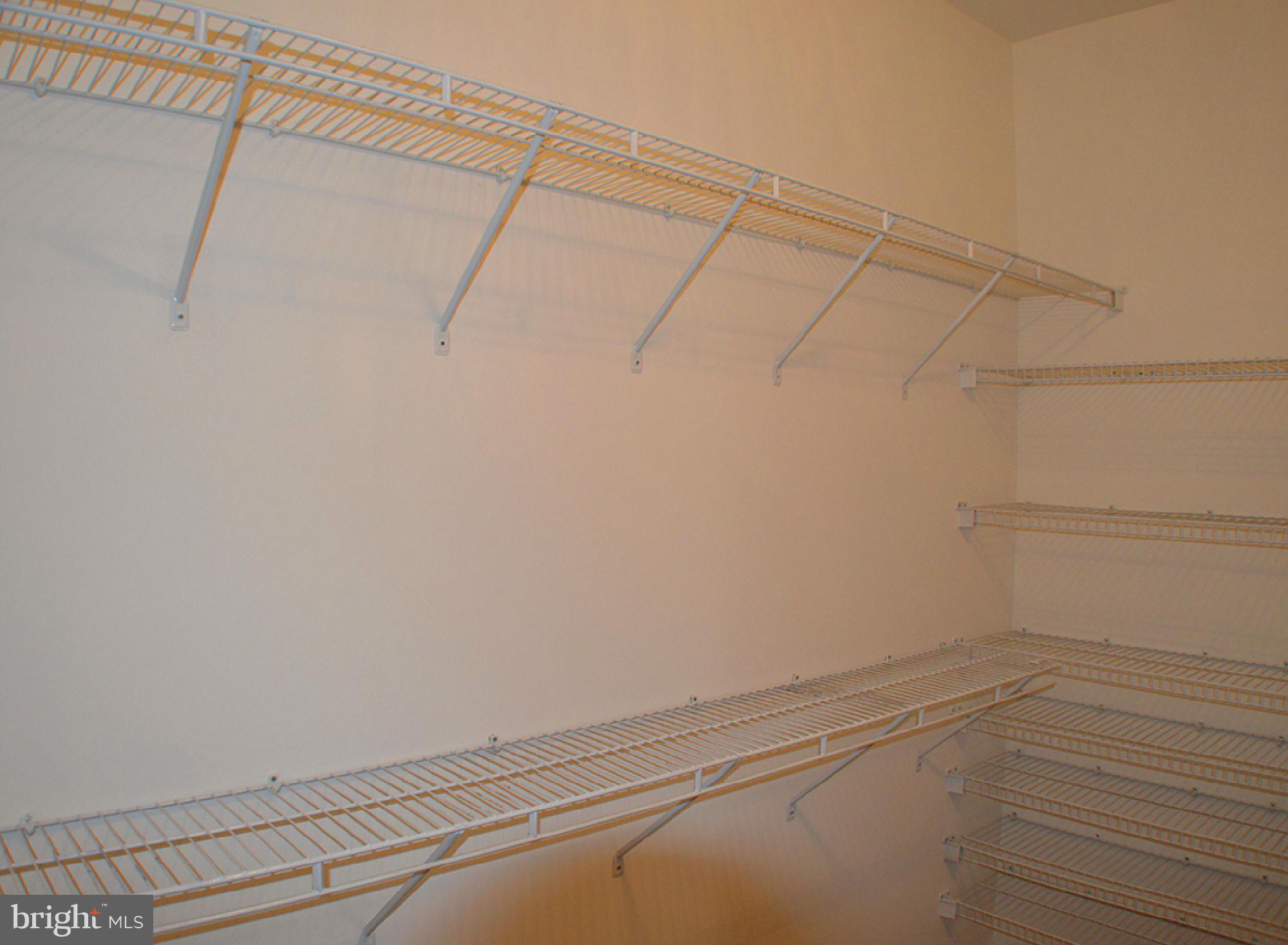 LANSDOWNE ON THE POTOMAC - Residential