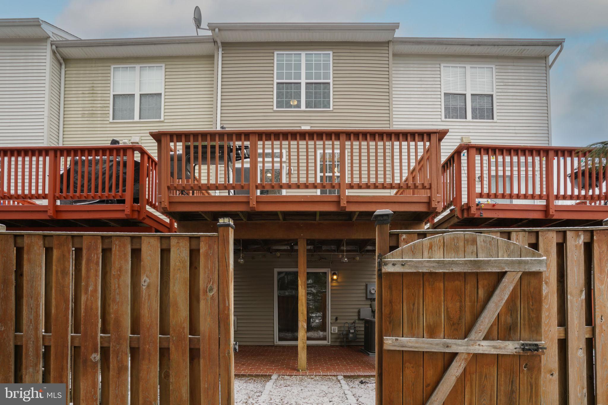 MOUNT VERNON TOWNES - Residential