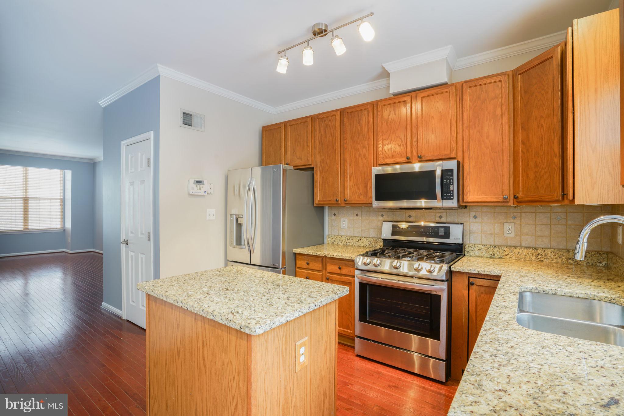 MOUNT VERNON TOWNES - Residential