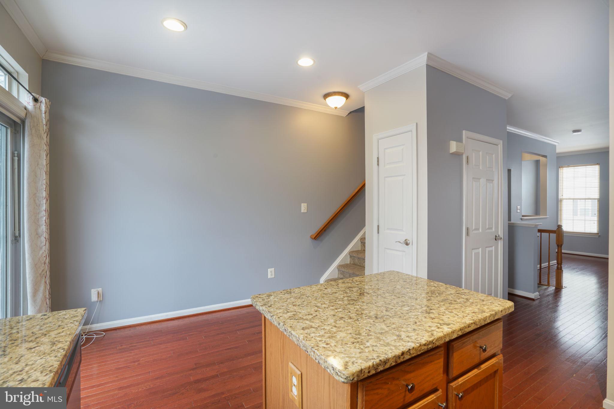 MOUNT VERNON TOWNES - Residential