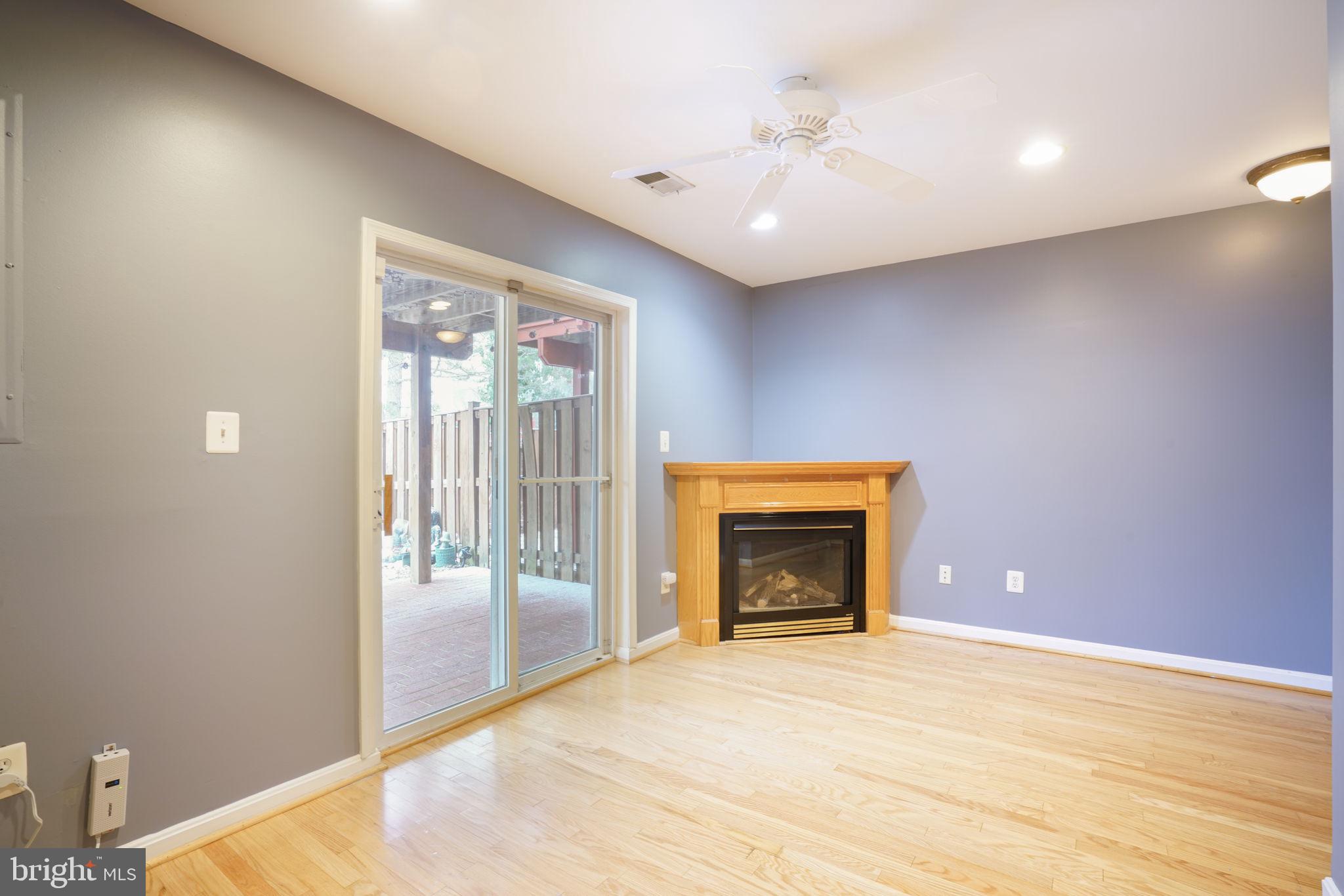 MOUNT VERNON TOWNES - Residential