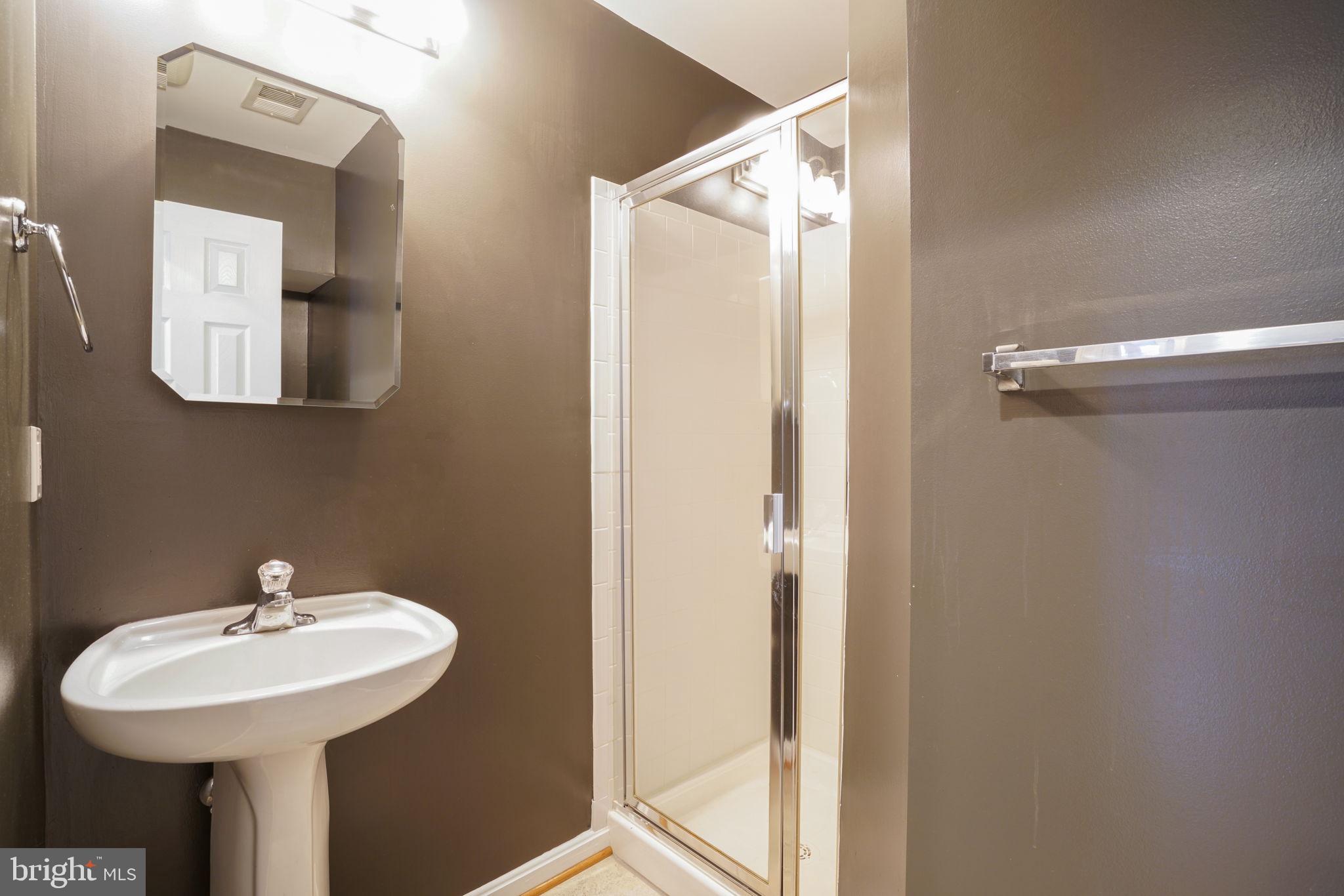 MOUNT VERNON TOWNES - Residential