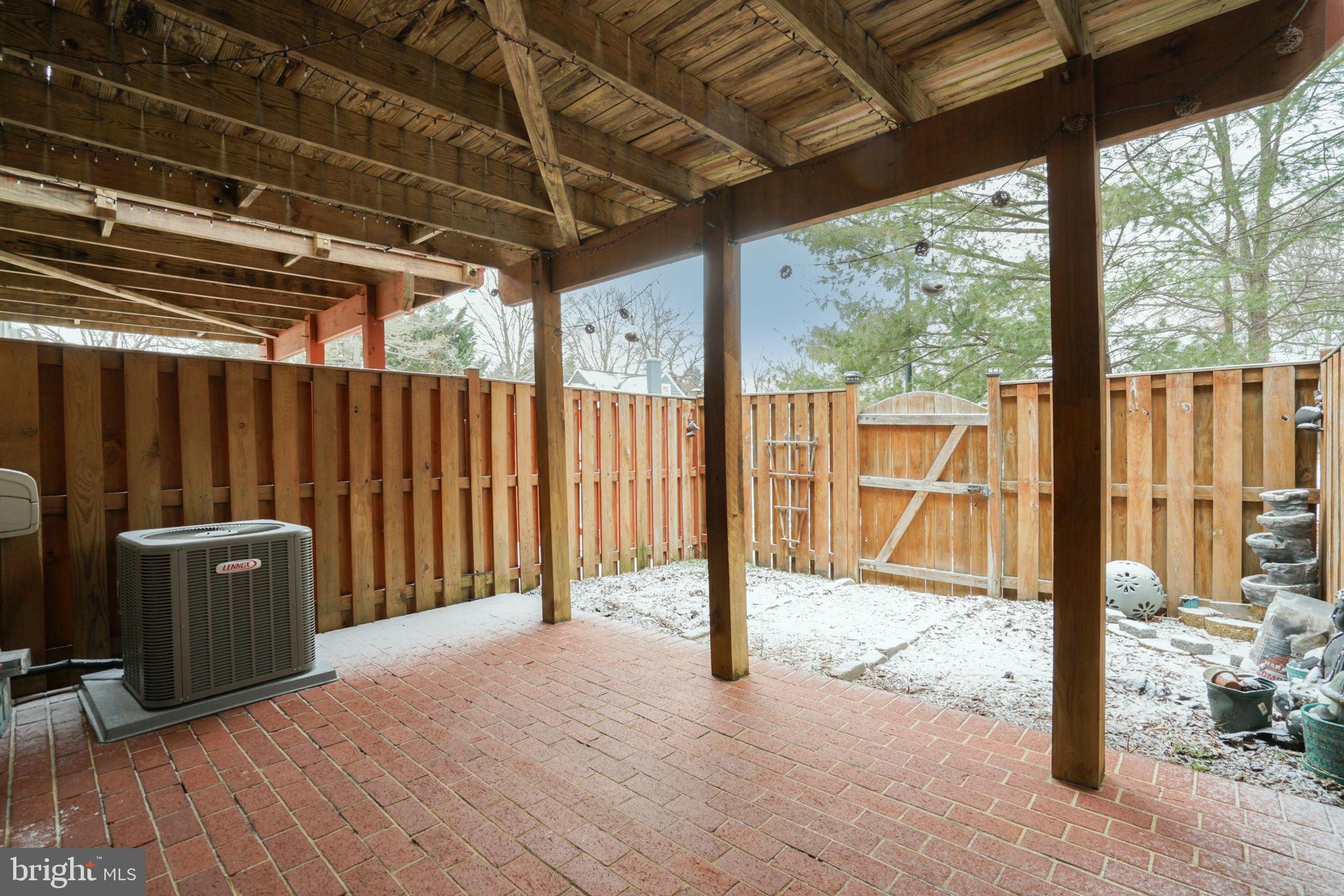 MOUNT VERNON TOWNES - Residential