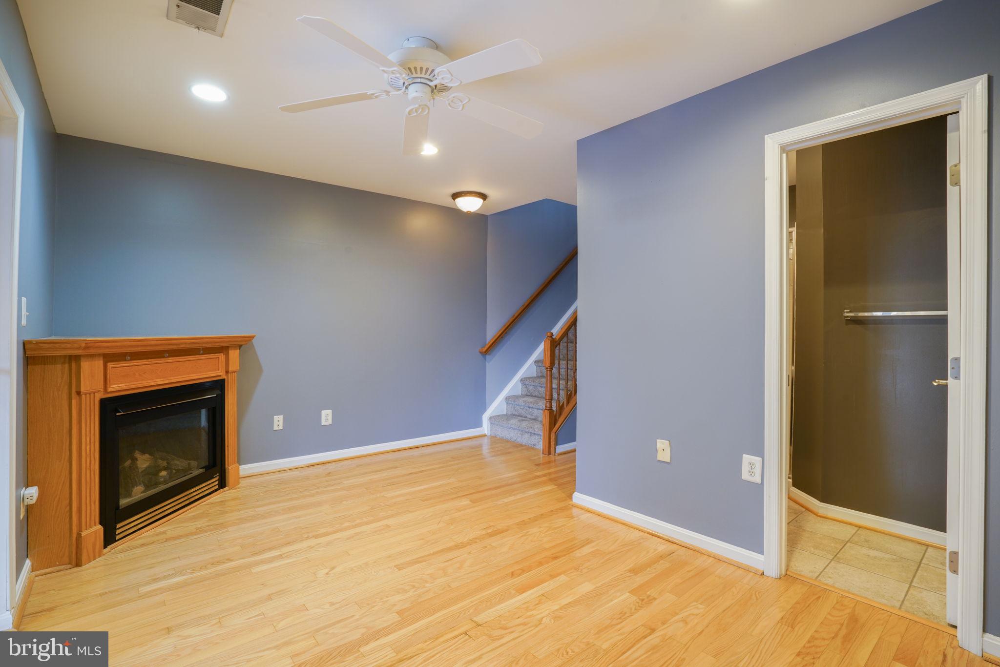 MOUNT VERNON TOWNES - Residential