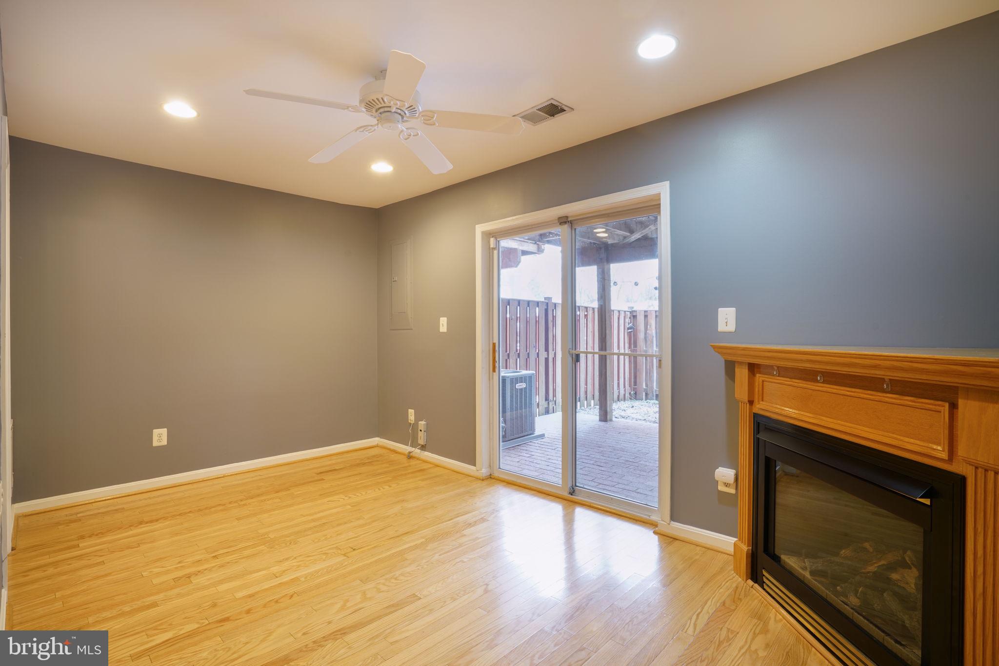 MOUNT VERNON TOWNES - Residential