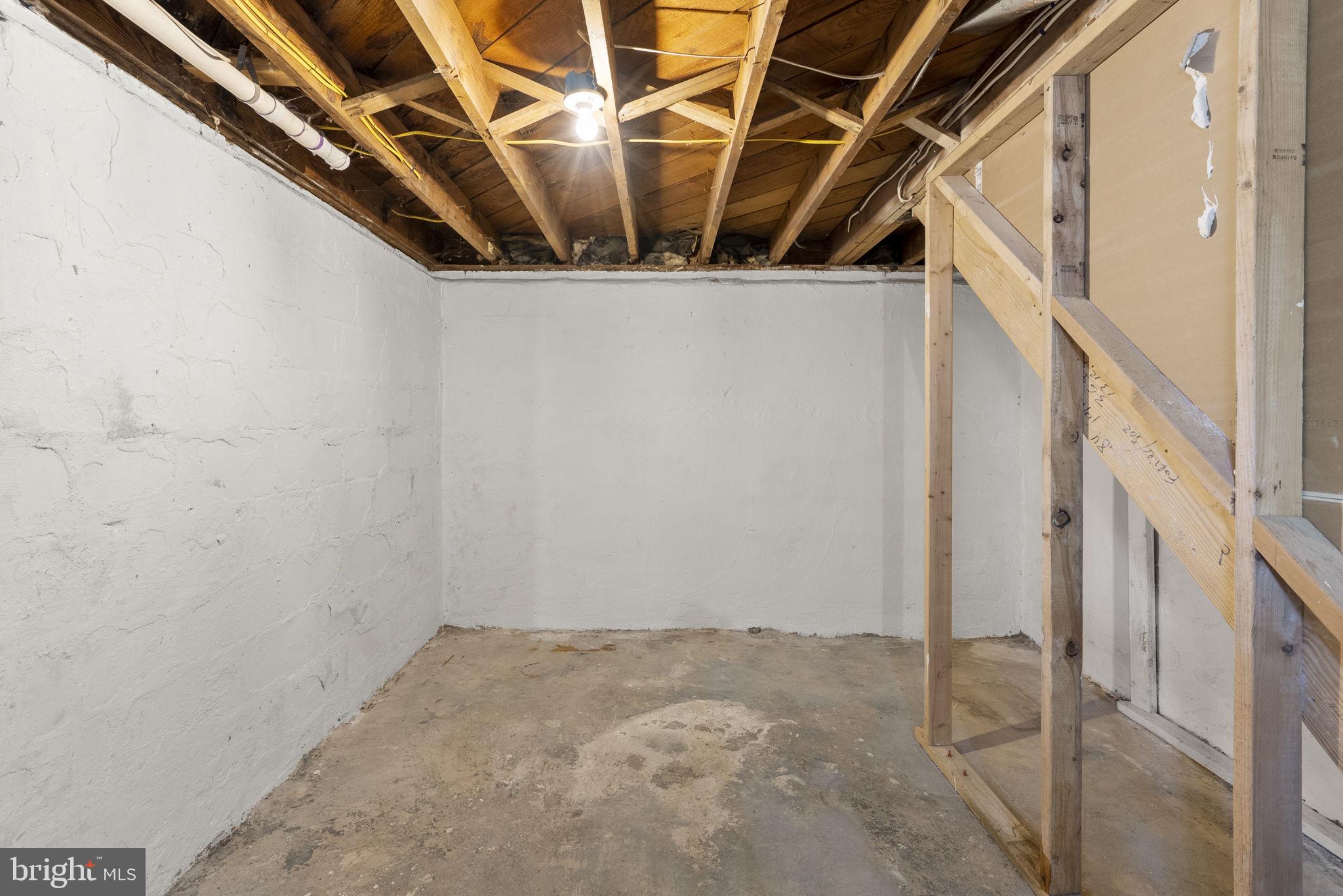 PARADISE MANOR - Residential