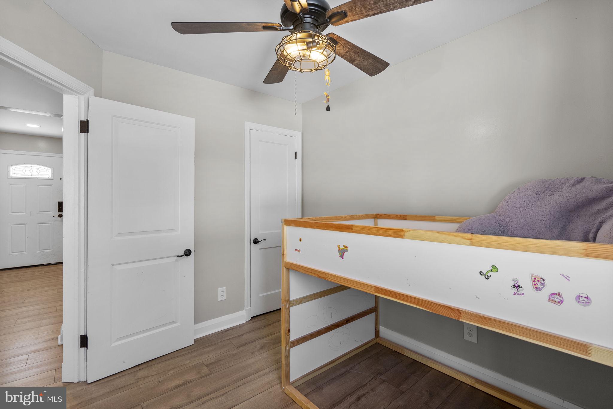 PARADISE MANOR - Residential