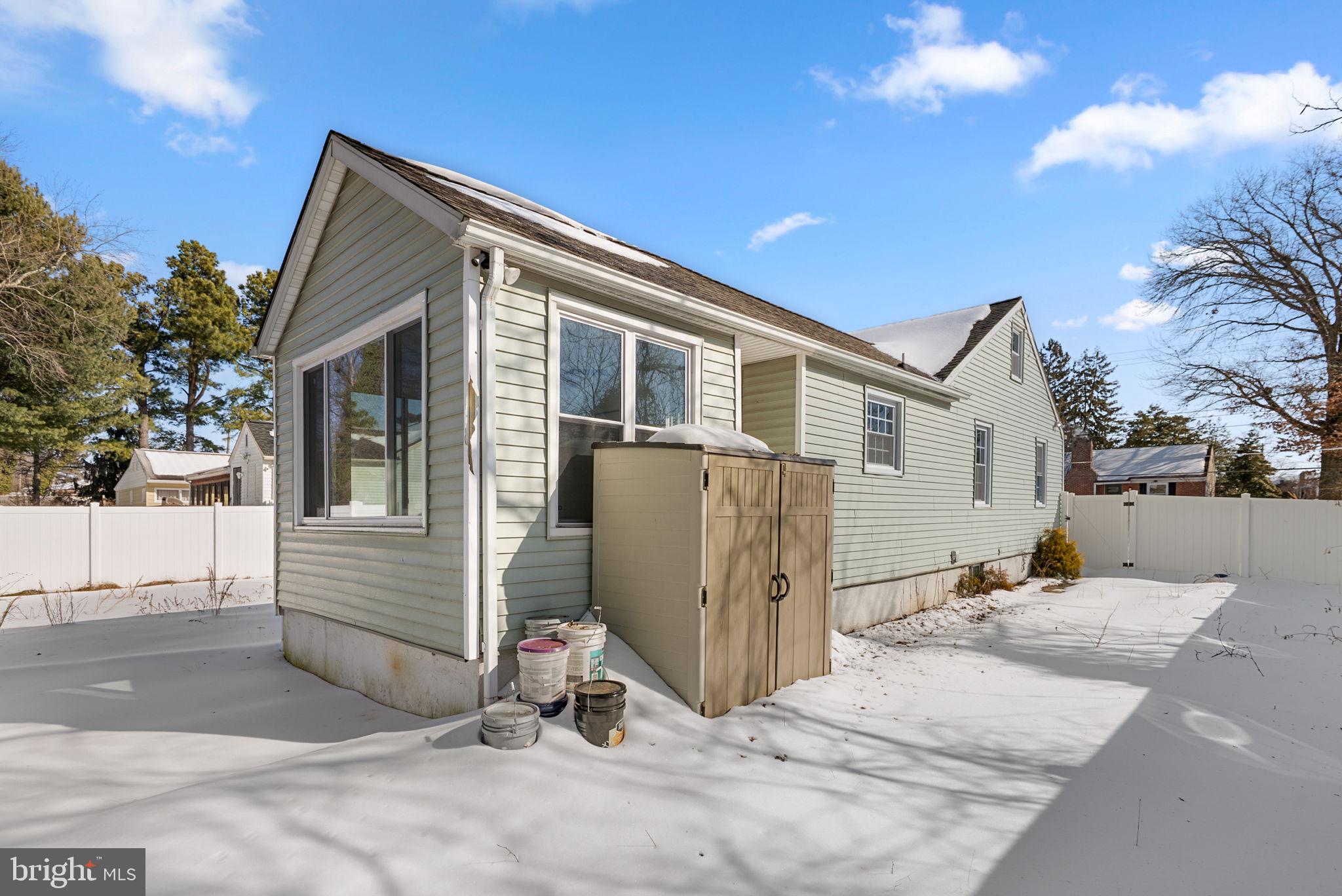 PARADISE MANOR - Residential