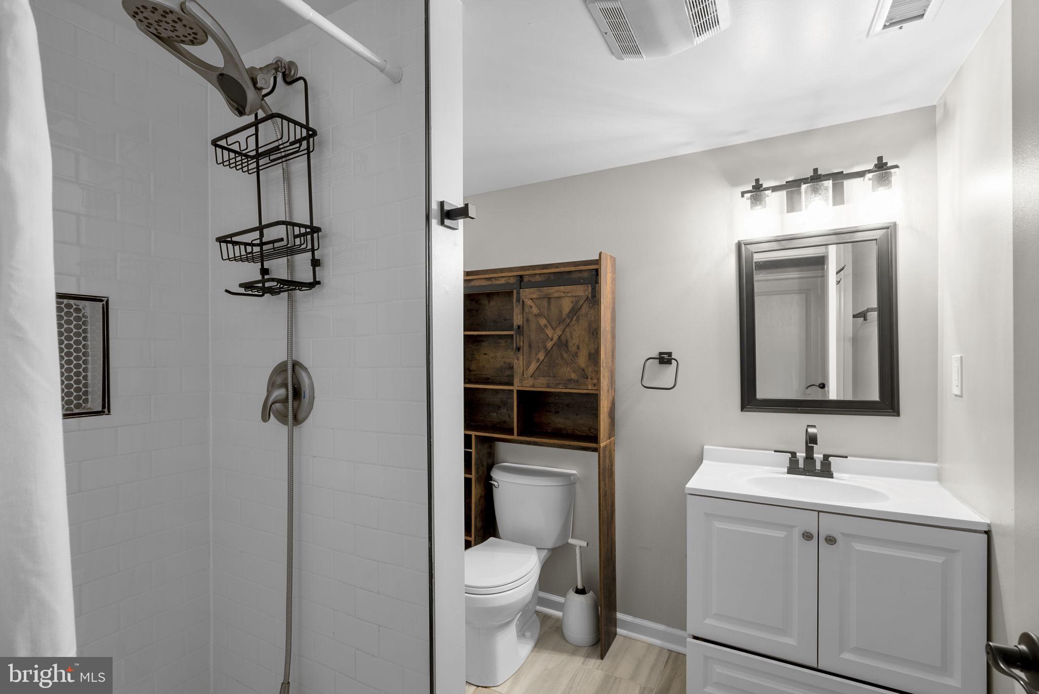 PARADISE MANOR - Residential