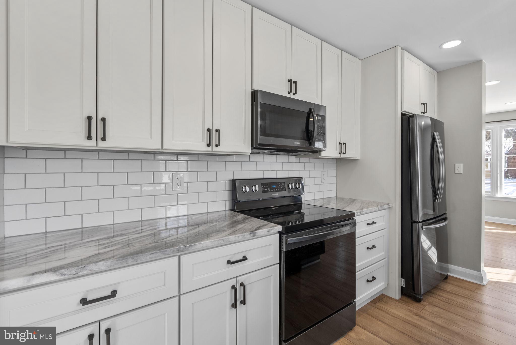 PARADISE MANOR - Residential