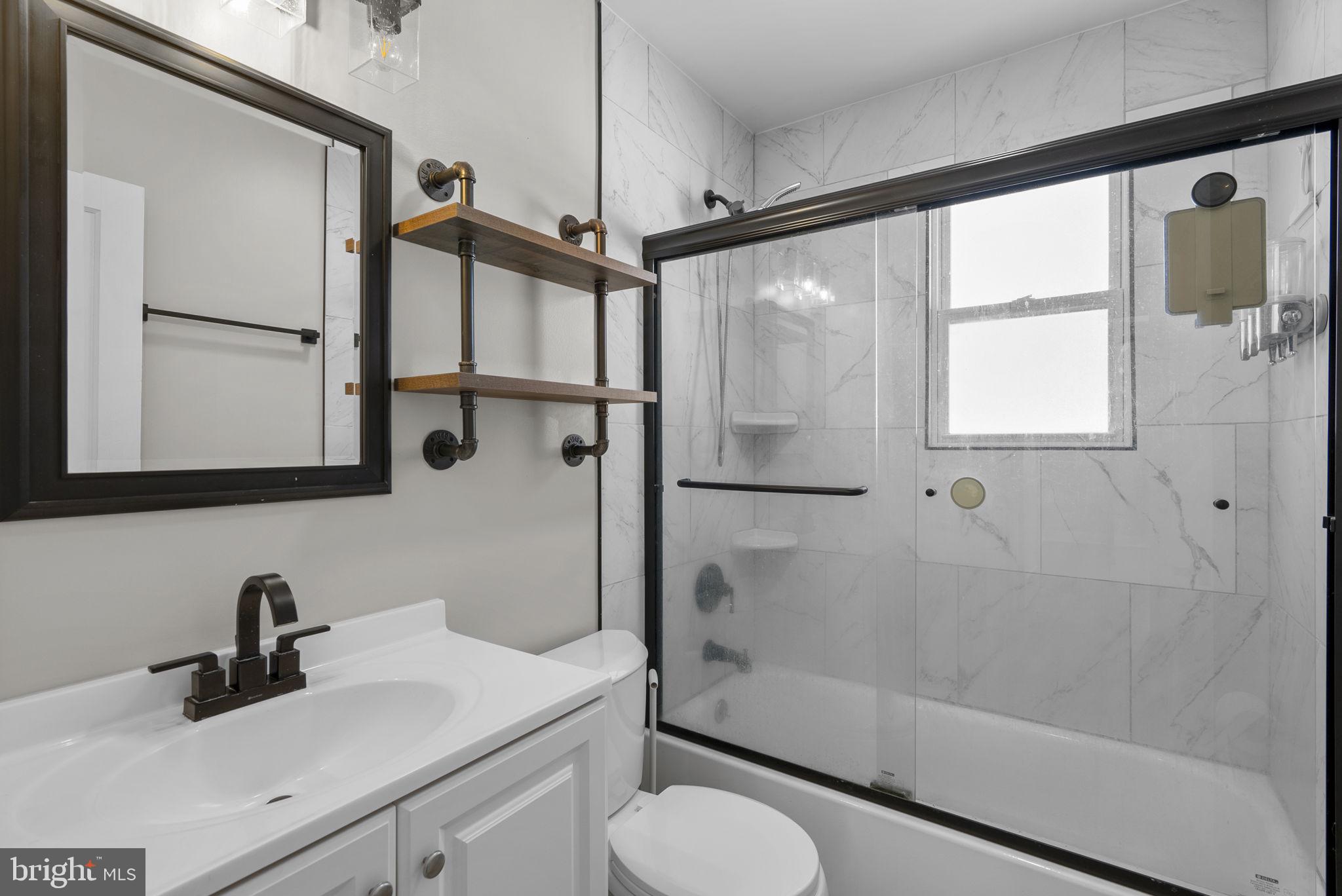 PARADISE MANOR - Residential