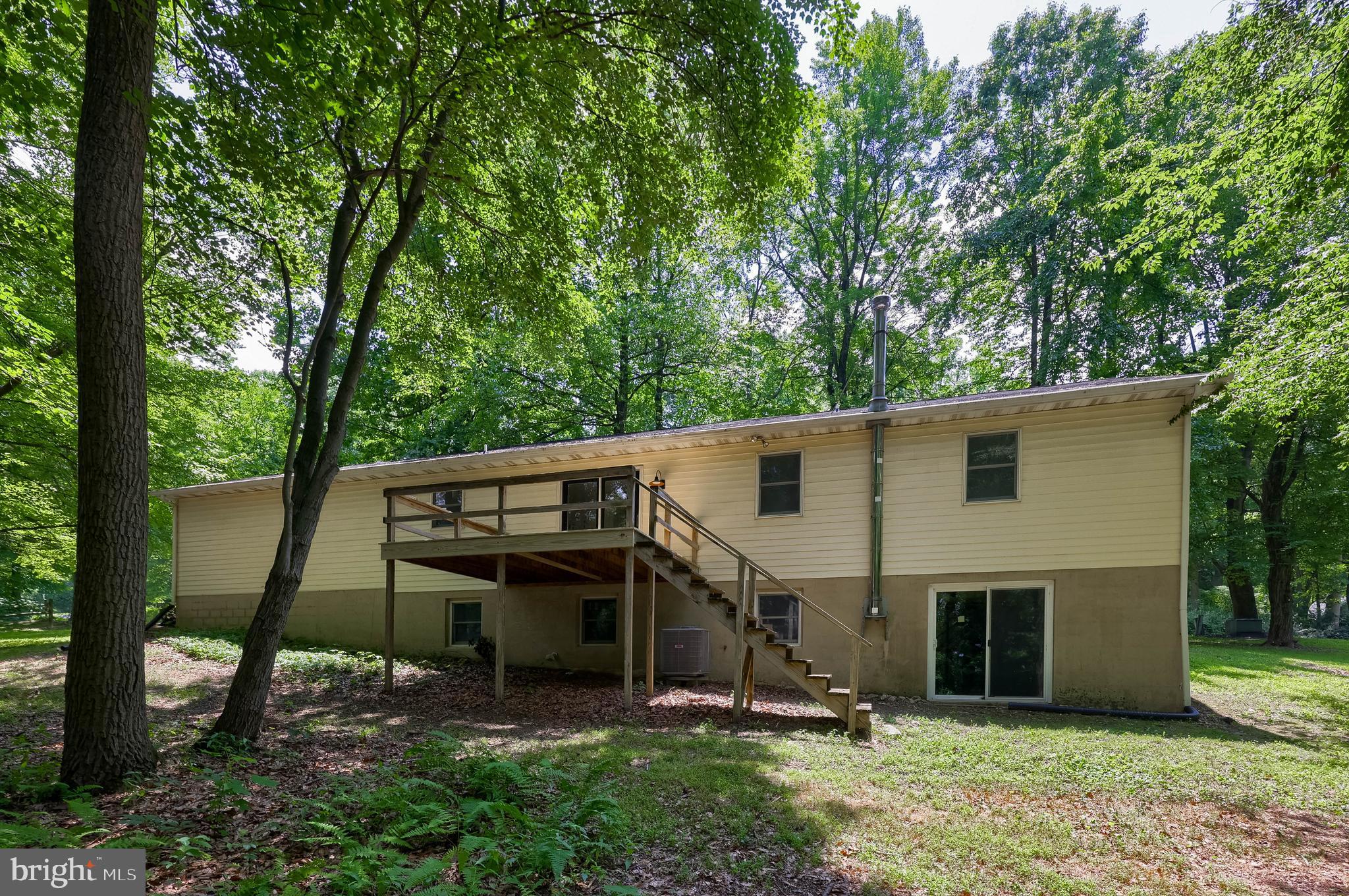 5671 LINCOLN HILLS DRIVE