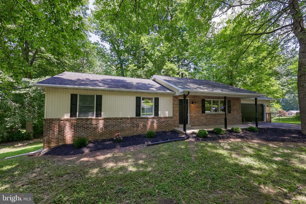 Photo of 5671 Lincoln Hills Drive, GAP, PA 17527 (MLS # PALA2072690)