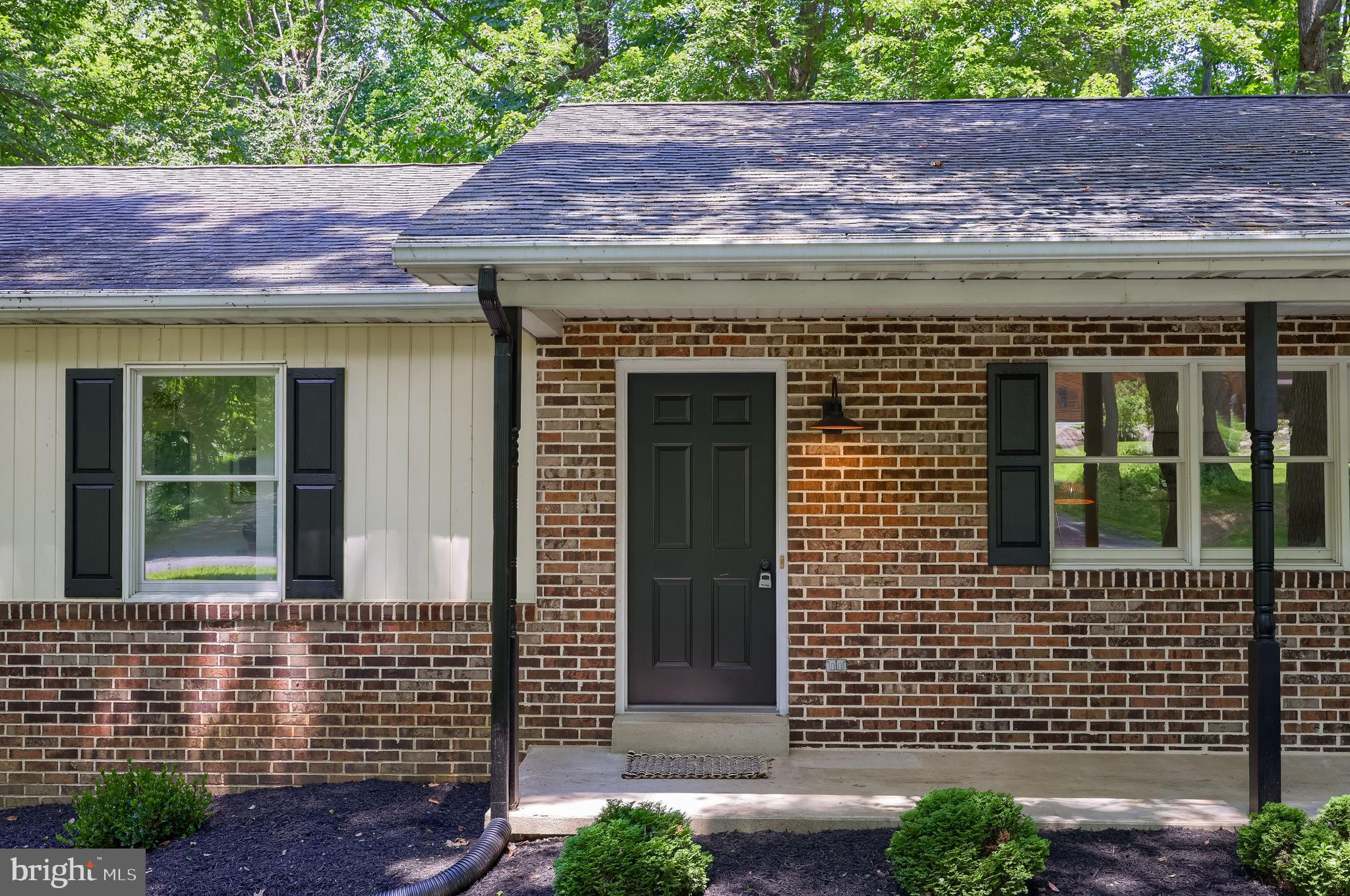 5671 LINCOLN HILLS DRIVE