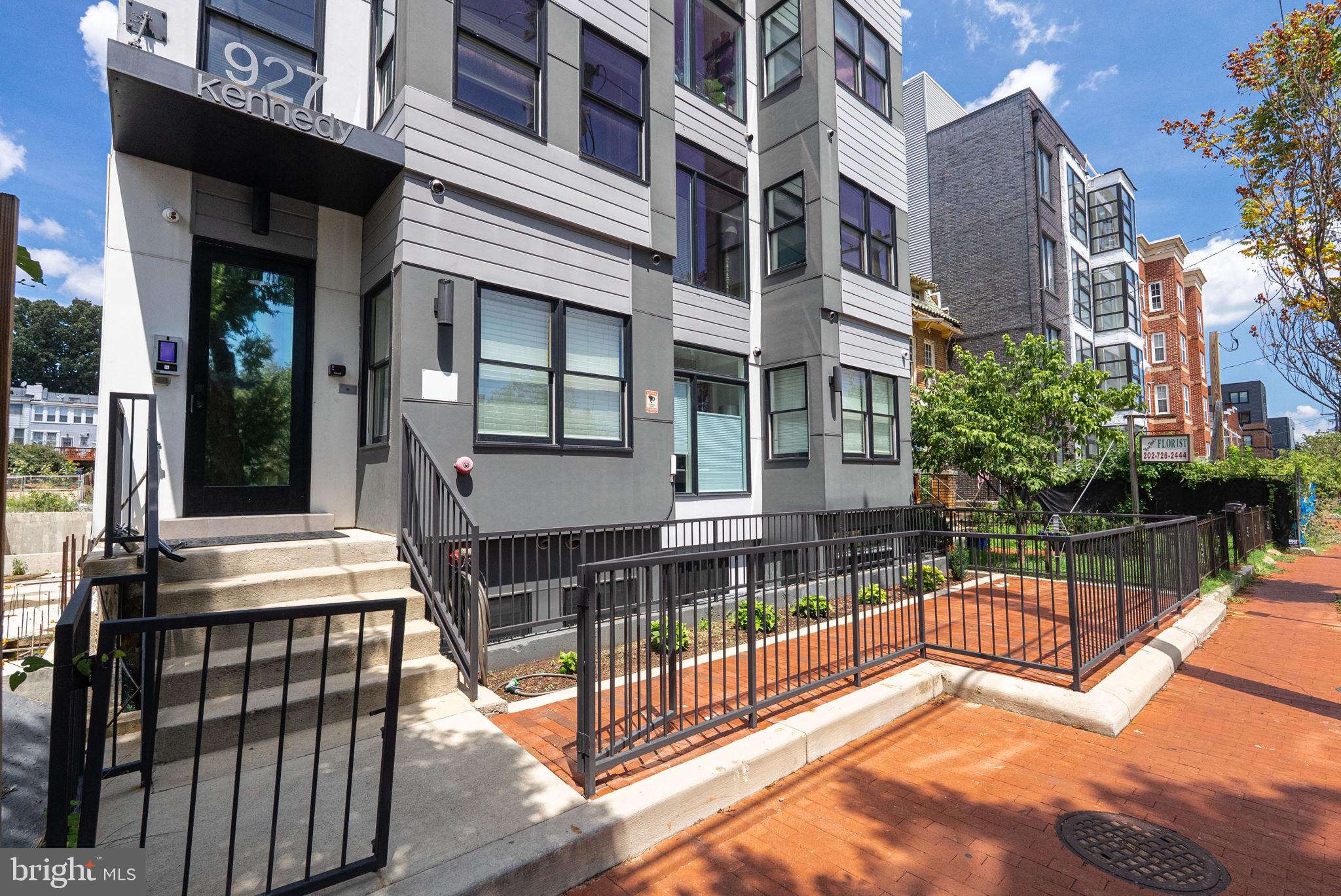 927 KENNEDY STREET NW 403