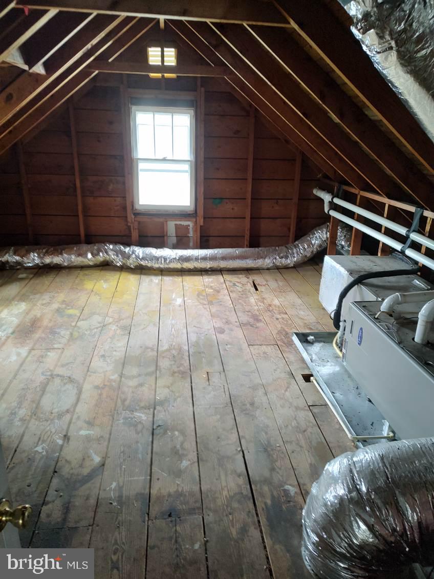 EASTON - Residential