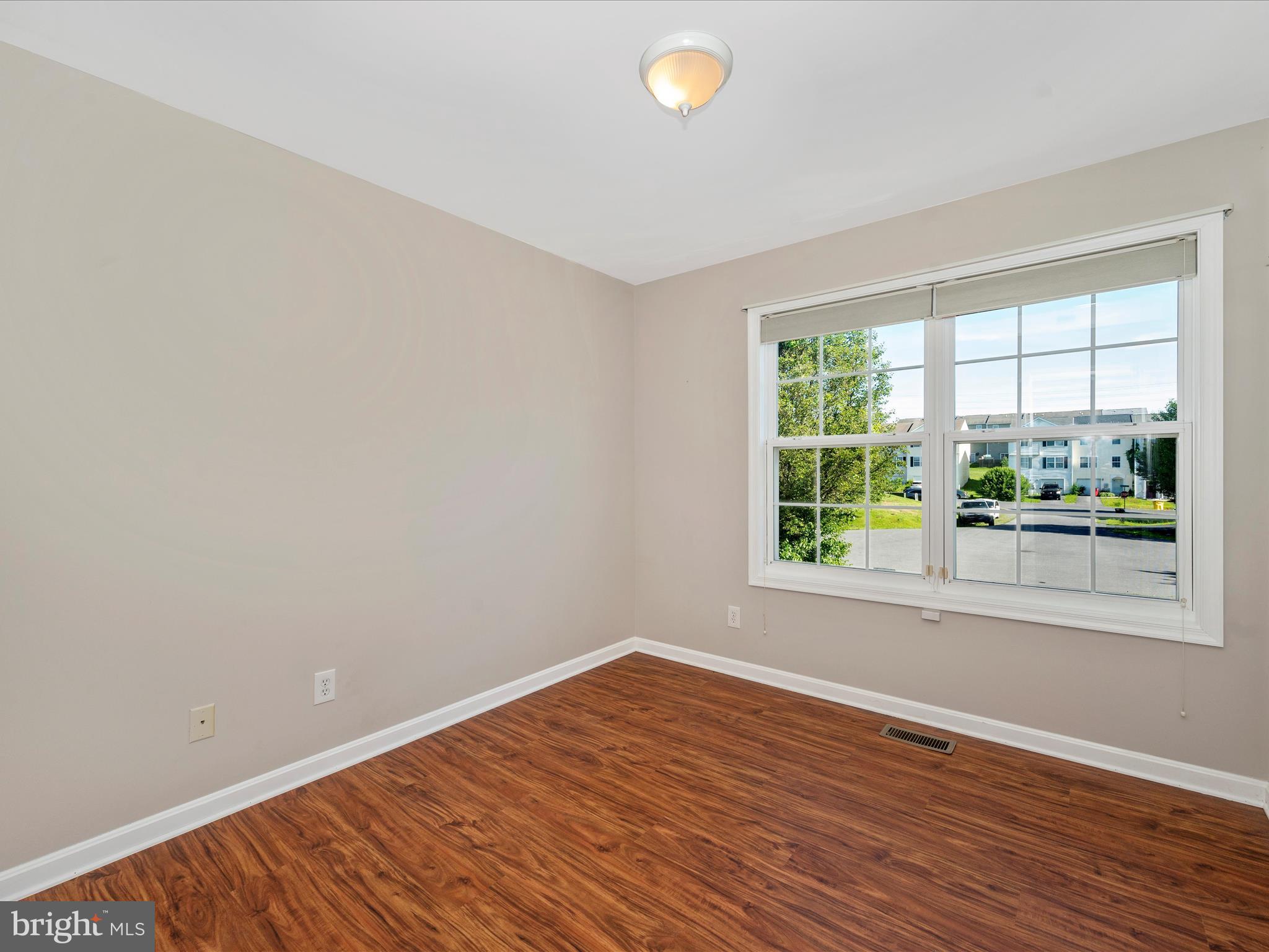 MILLS FARM - Residential