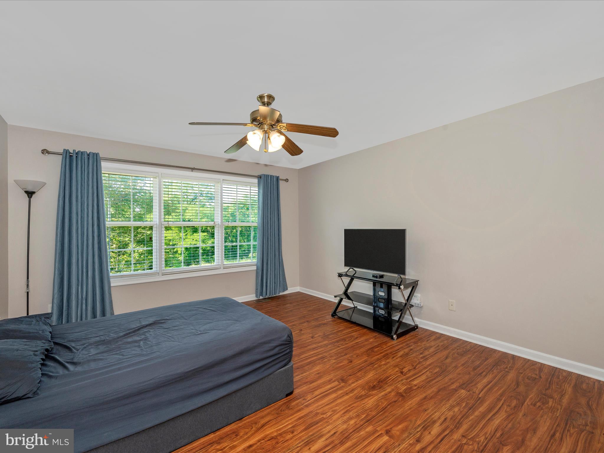 MILLS FARM - Residential