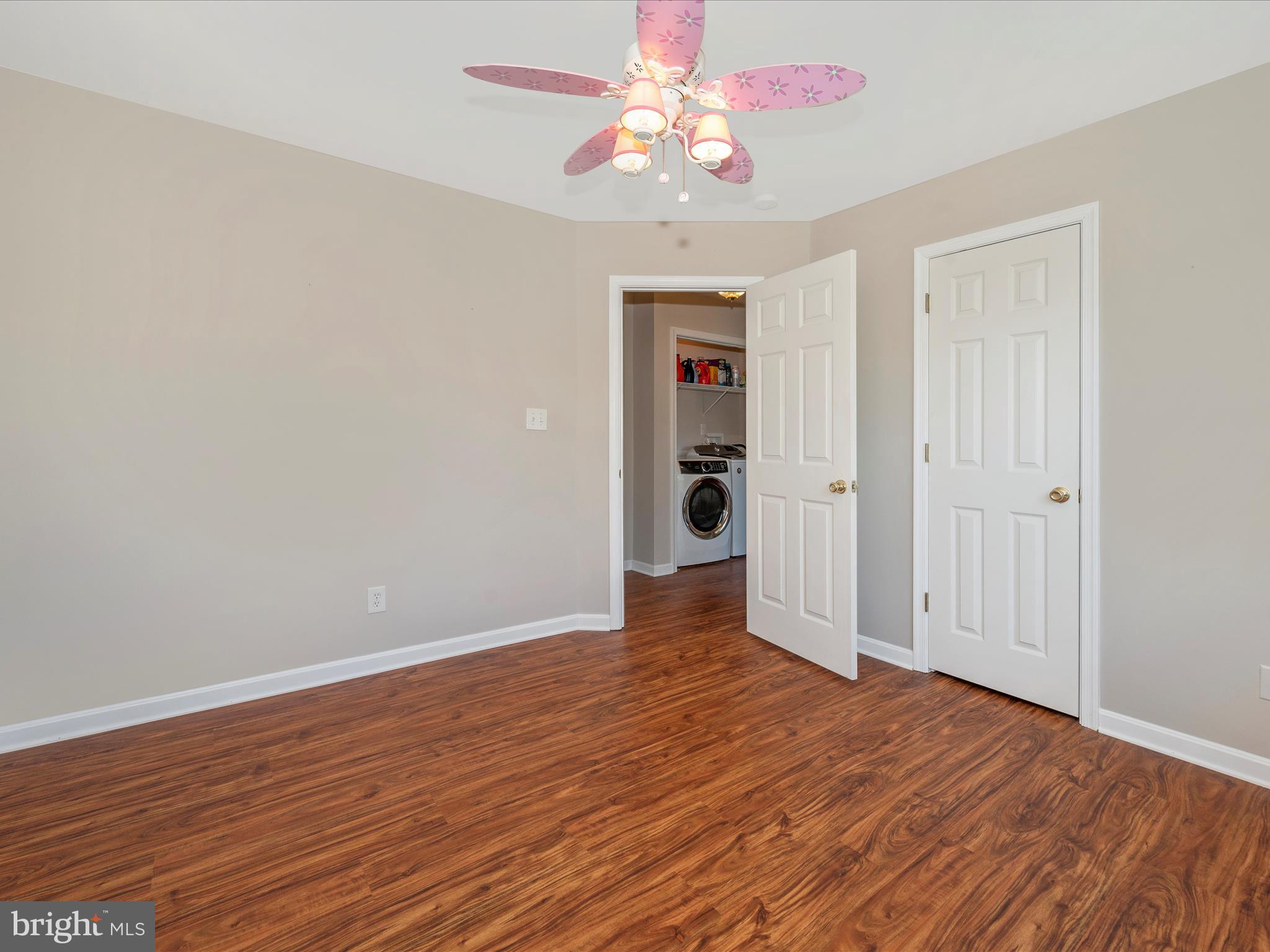 MILLS FARM - Residential