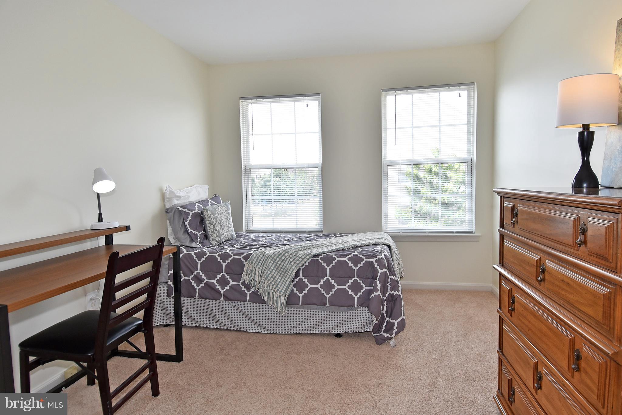 ISLAND CREEK - Residential