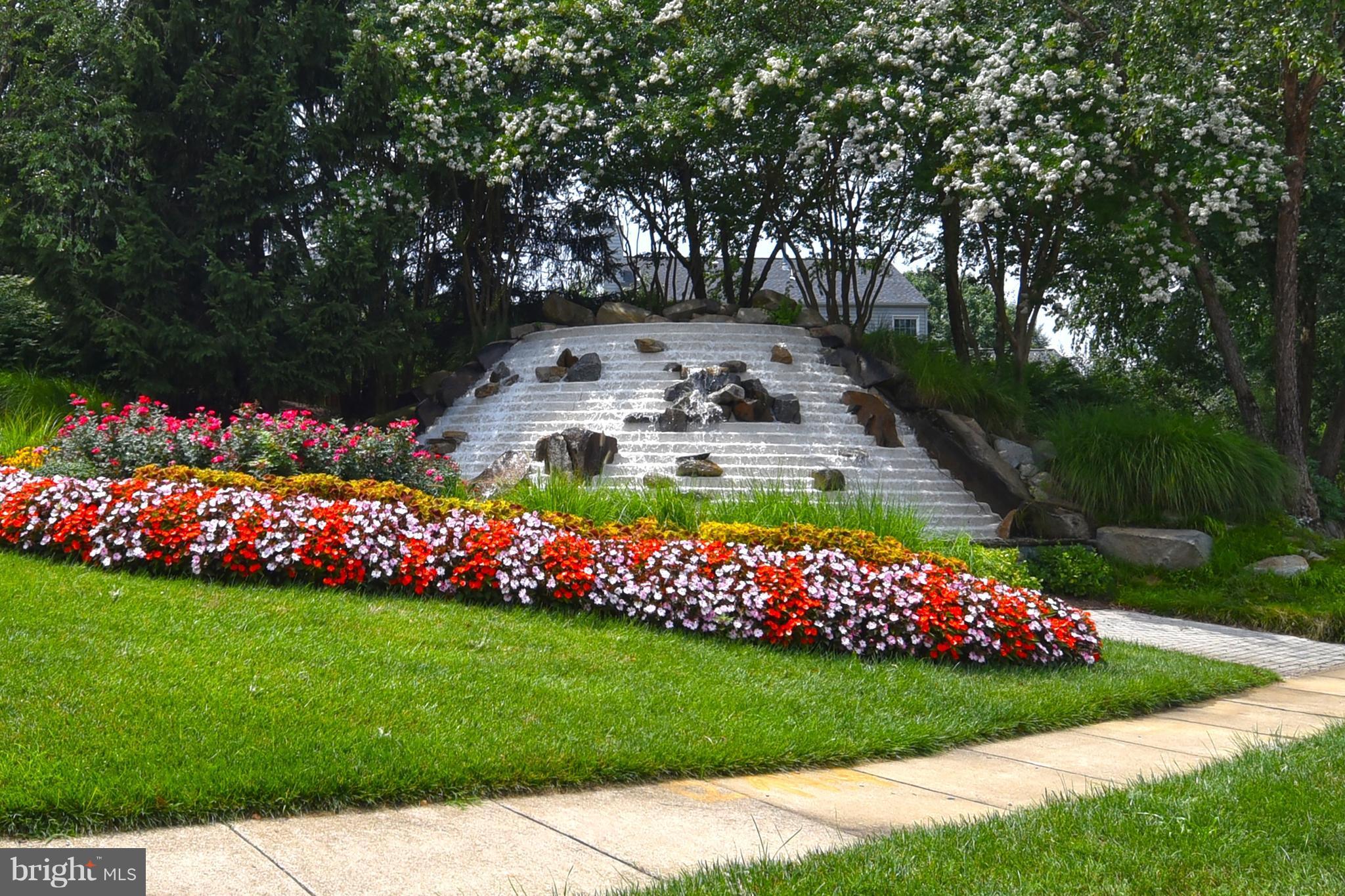 ISLAND CREEK - Residential