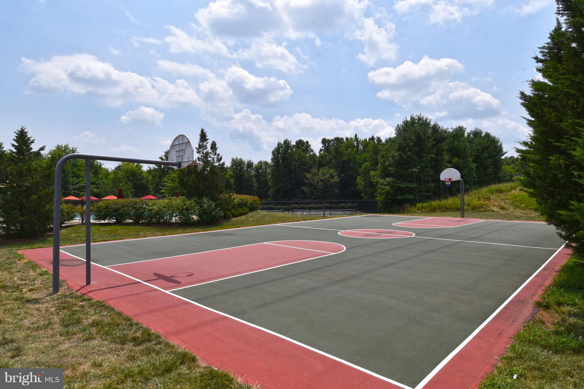 ISLAND CREEK - Residential