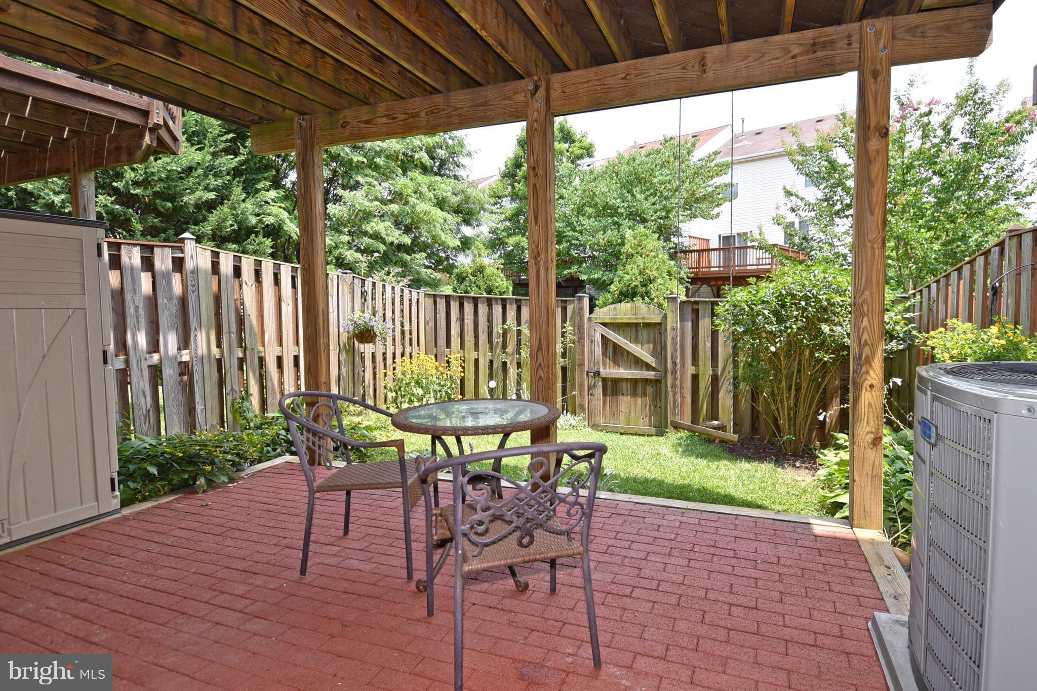 ISLAND CREEK - Residential