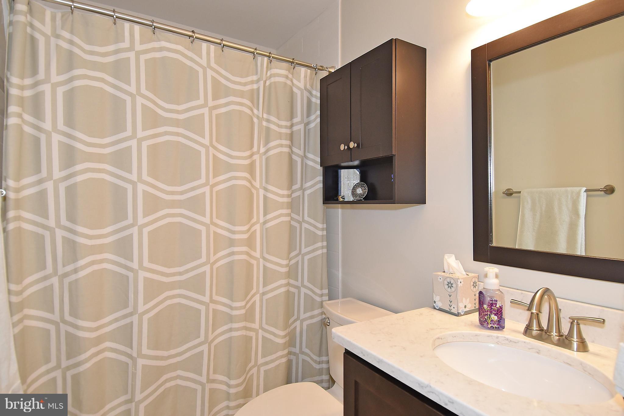 ISLAND CREEK - Residential