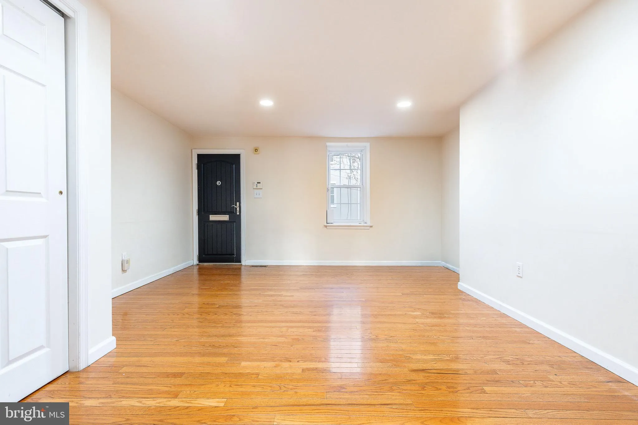 Philadelphia, Pennsylvania 19127, United States, 3 Bedrooms Bedrooms, ,3 BathroomsBathrooms,Residential,Active,250974