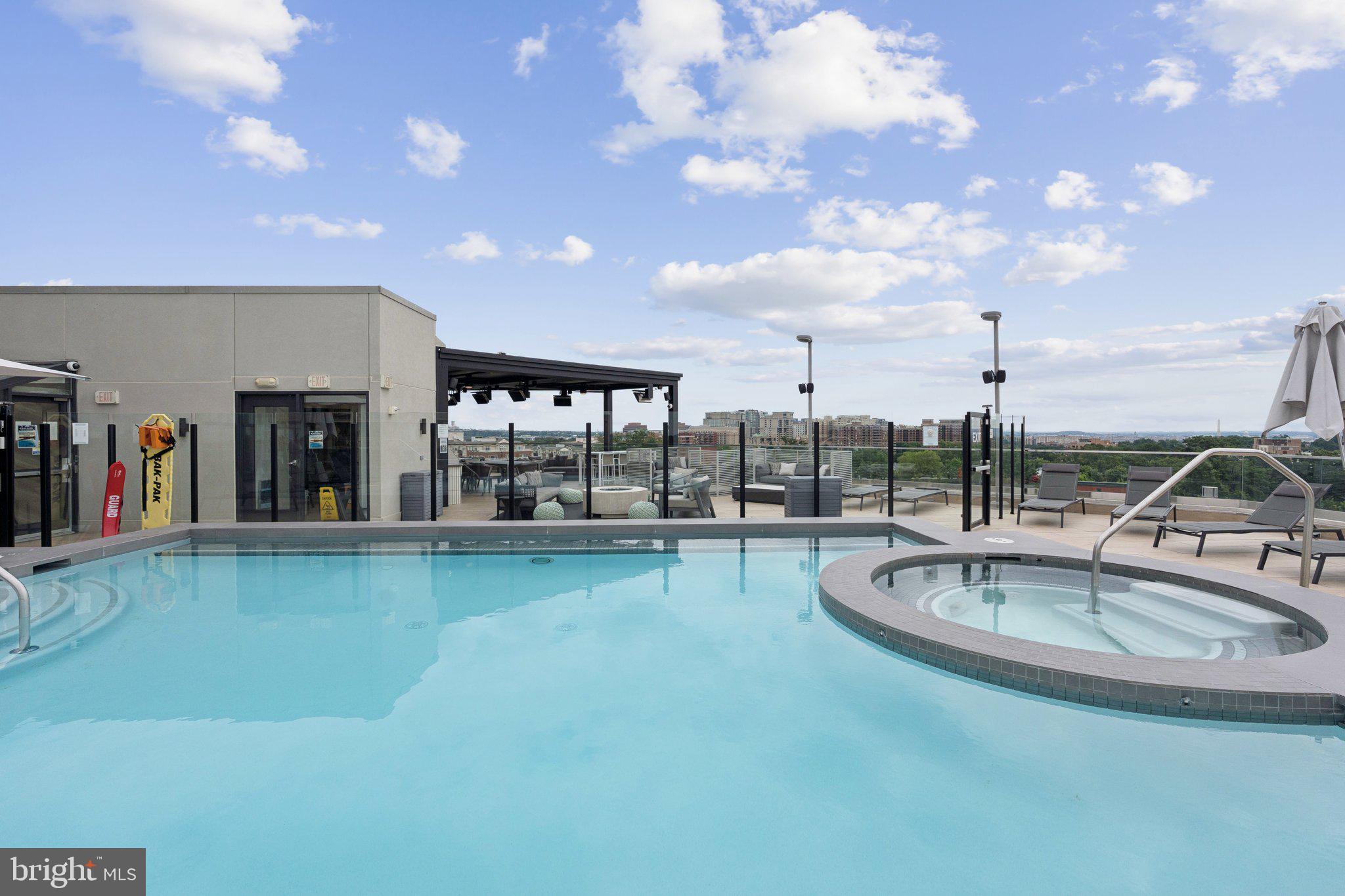 CLARENDON - Residential