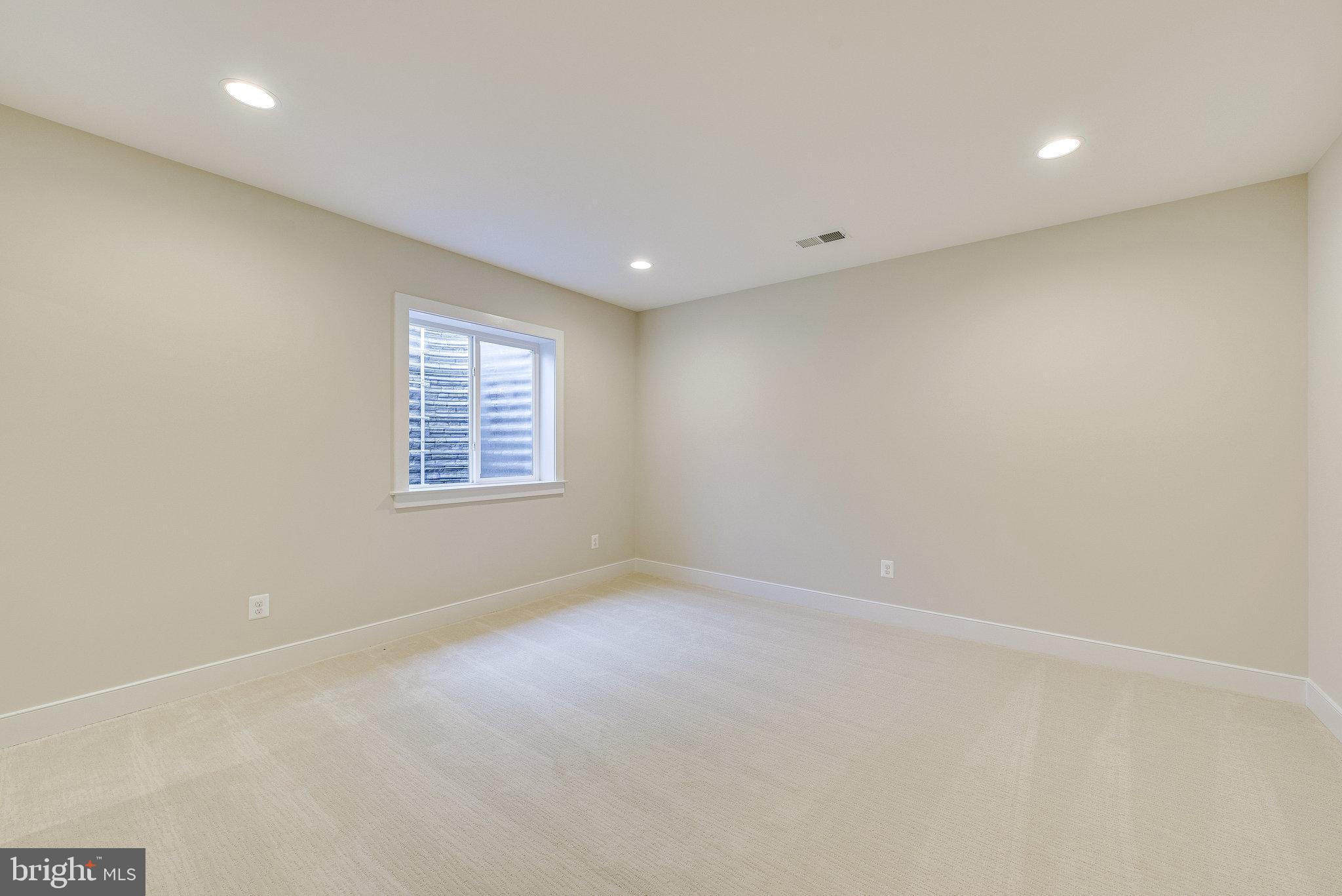 LEE FOREST - Residential