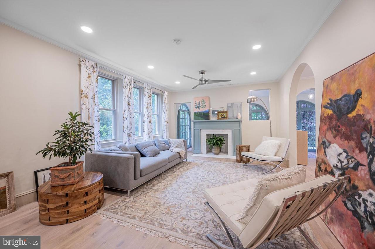 MOUNT WASHINGTON - Residential