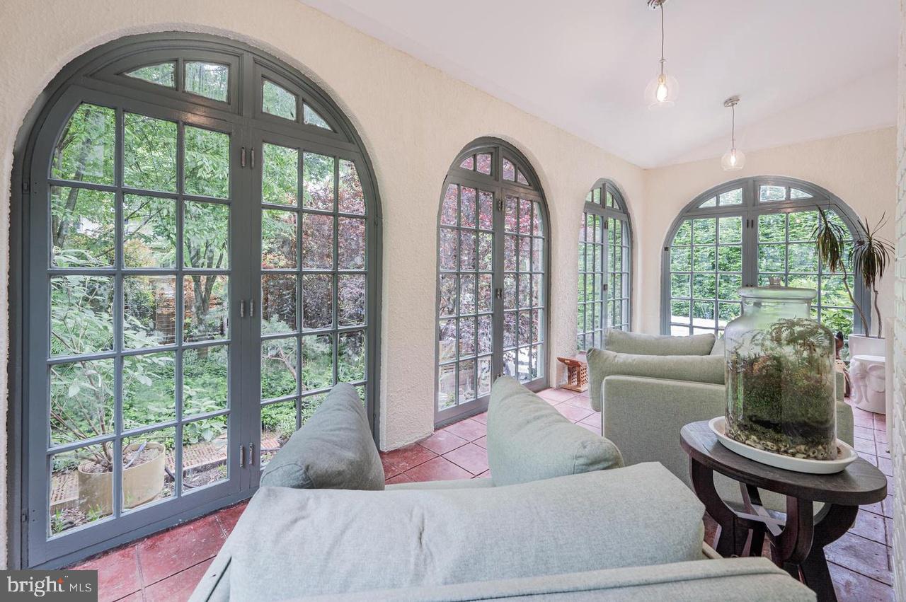 MOUNT WASHINGTON - Residential