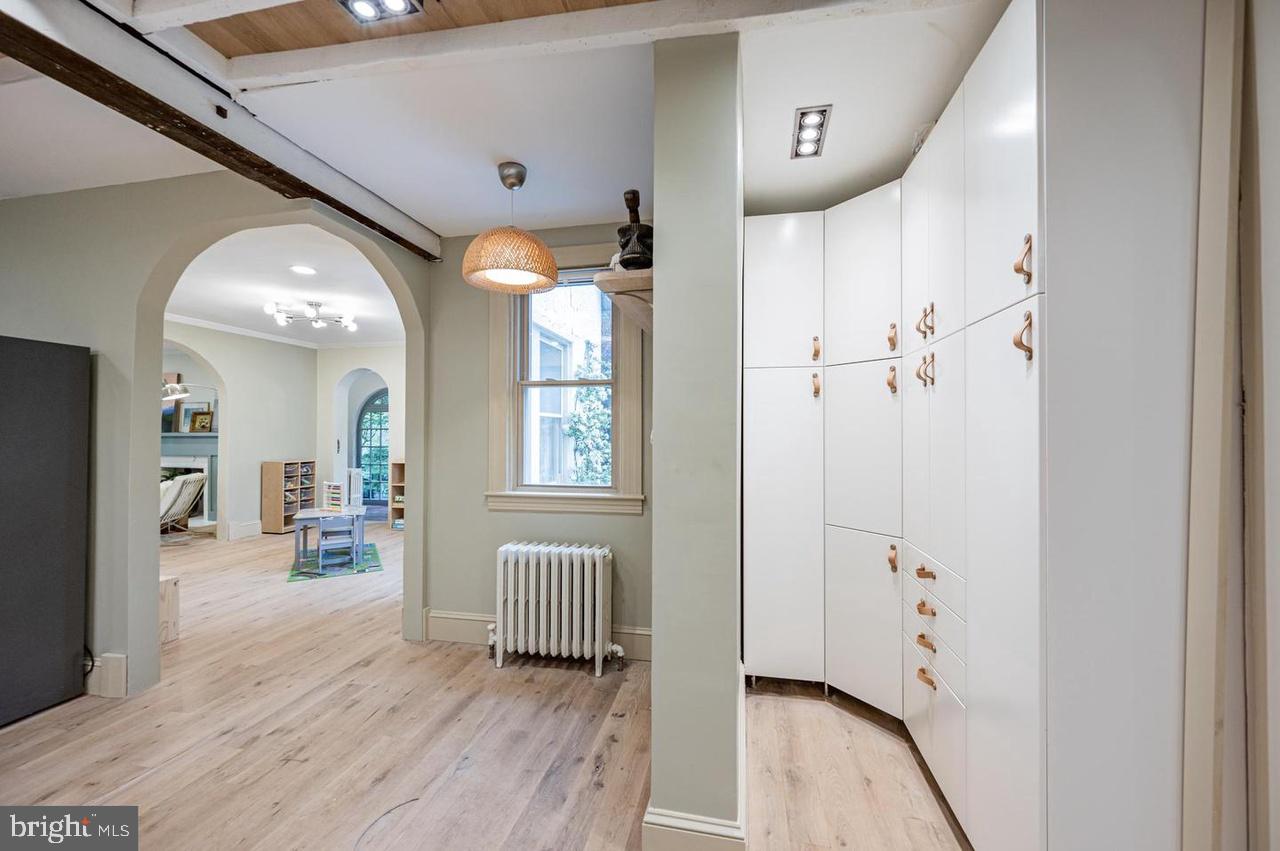 MOUNT WASHINGTON - Residential