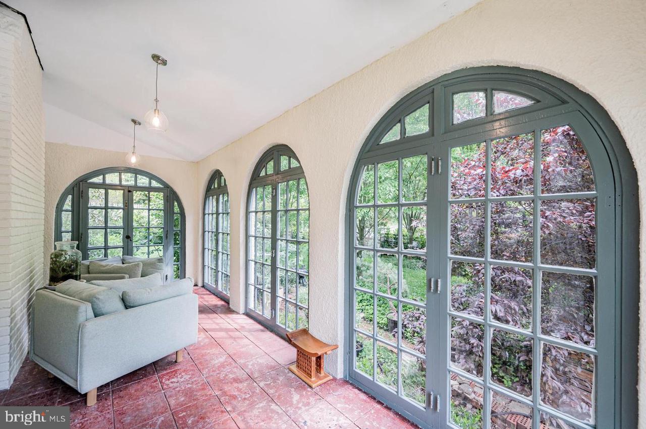 MOUNT WASHINGTON - Residential