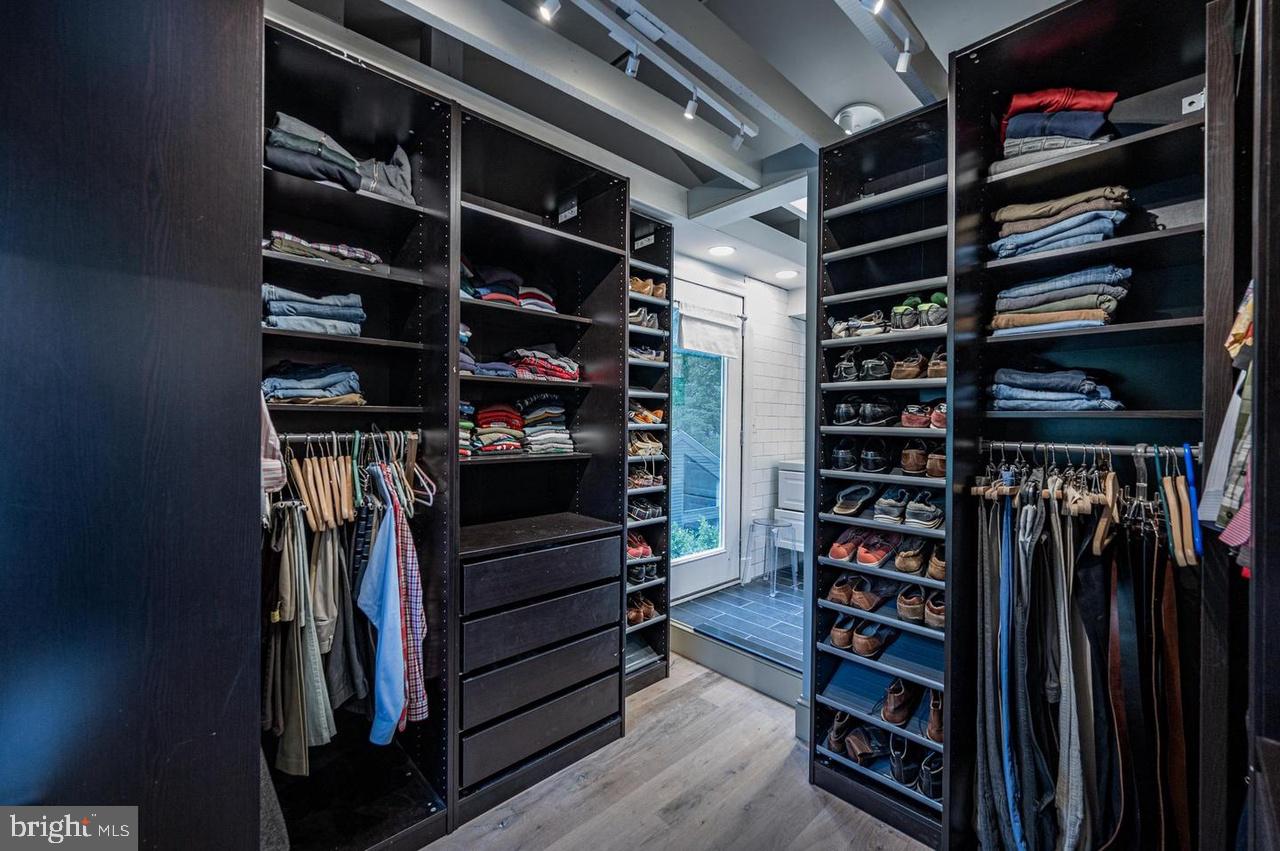 MOUNT WASHINGTON - Residential