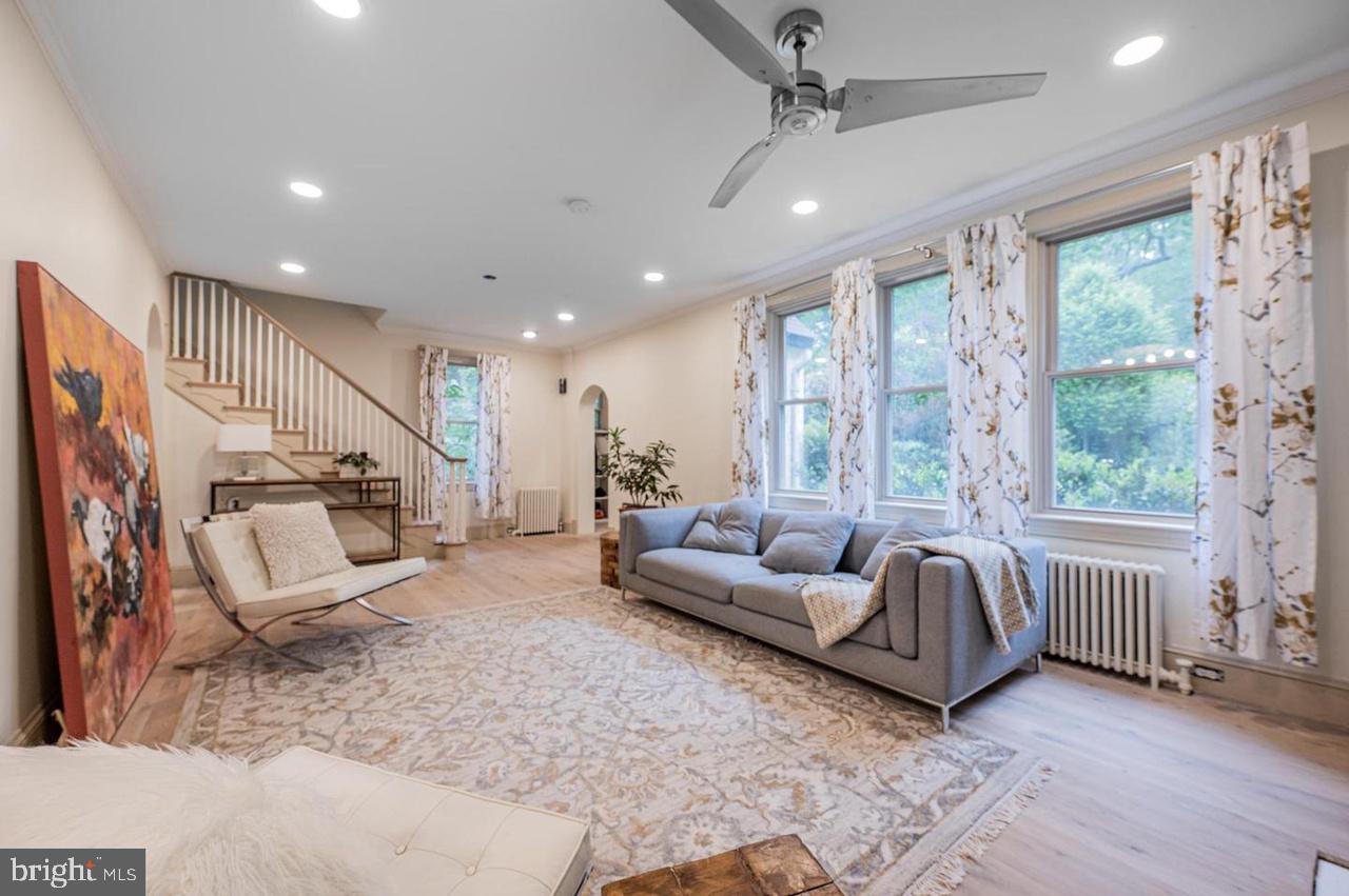 MOUNT WASHINGTON - Residential