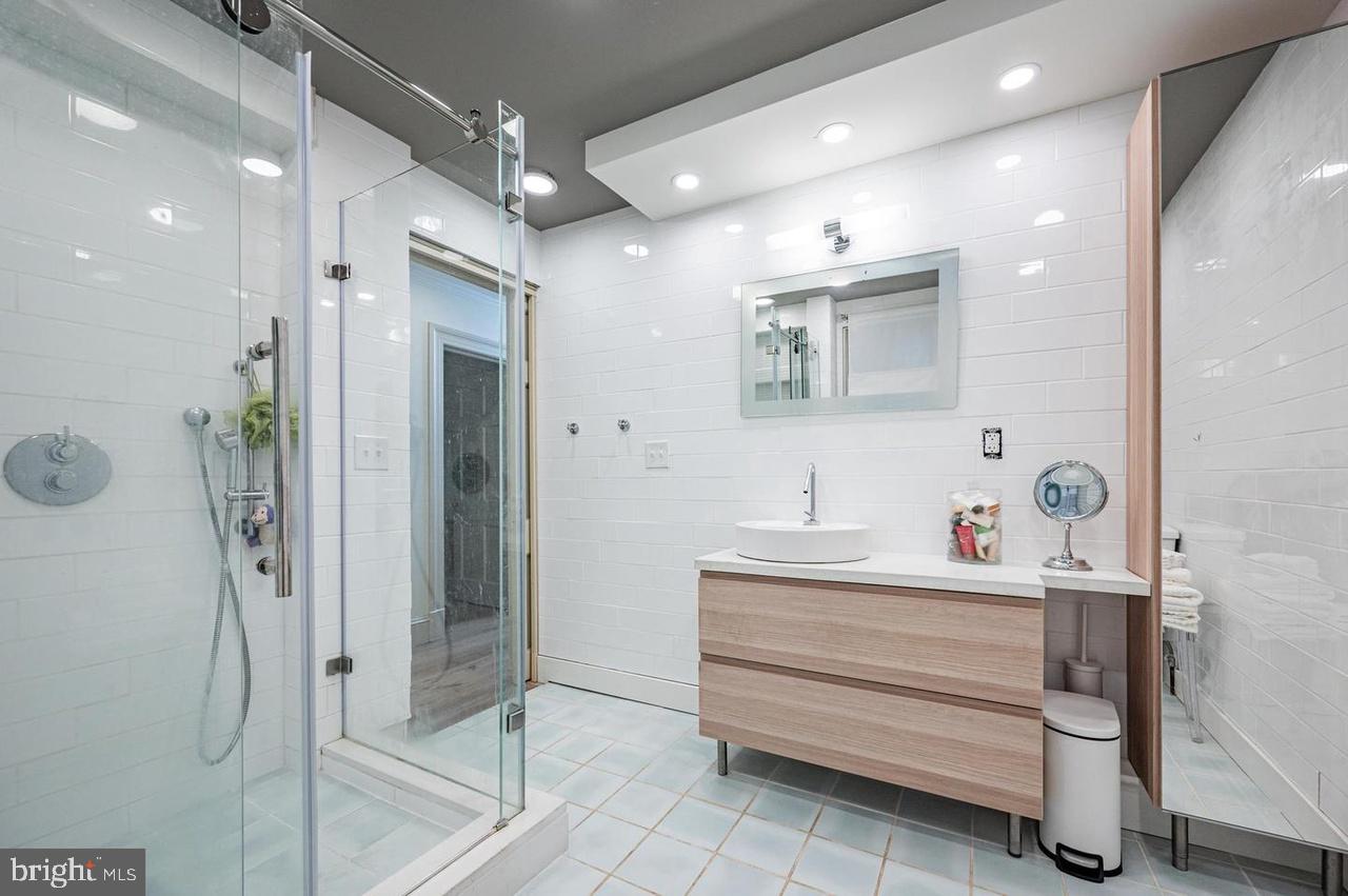 MOUNT WASHINGTON - Residential