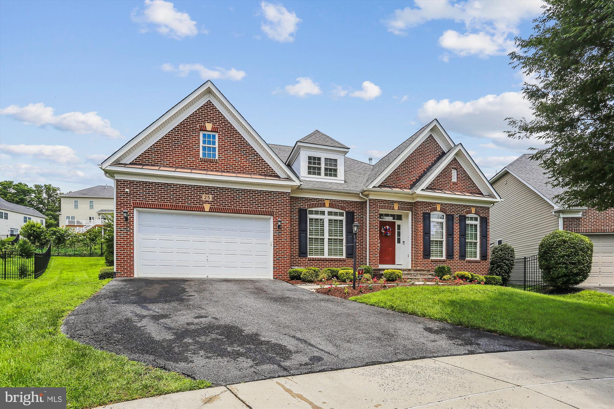25 MOONLIGHT TRAIL COURT