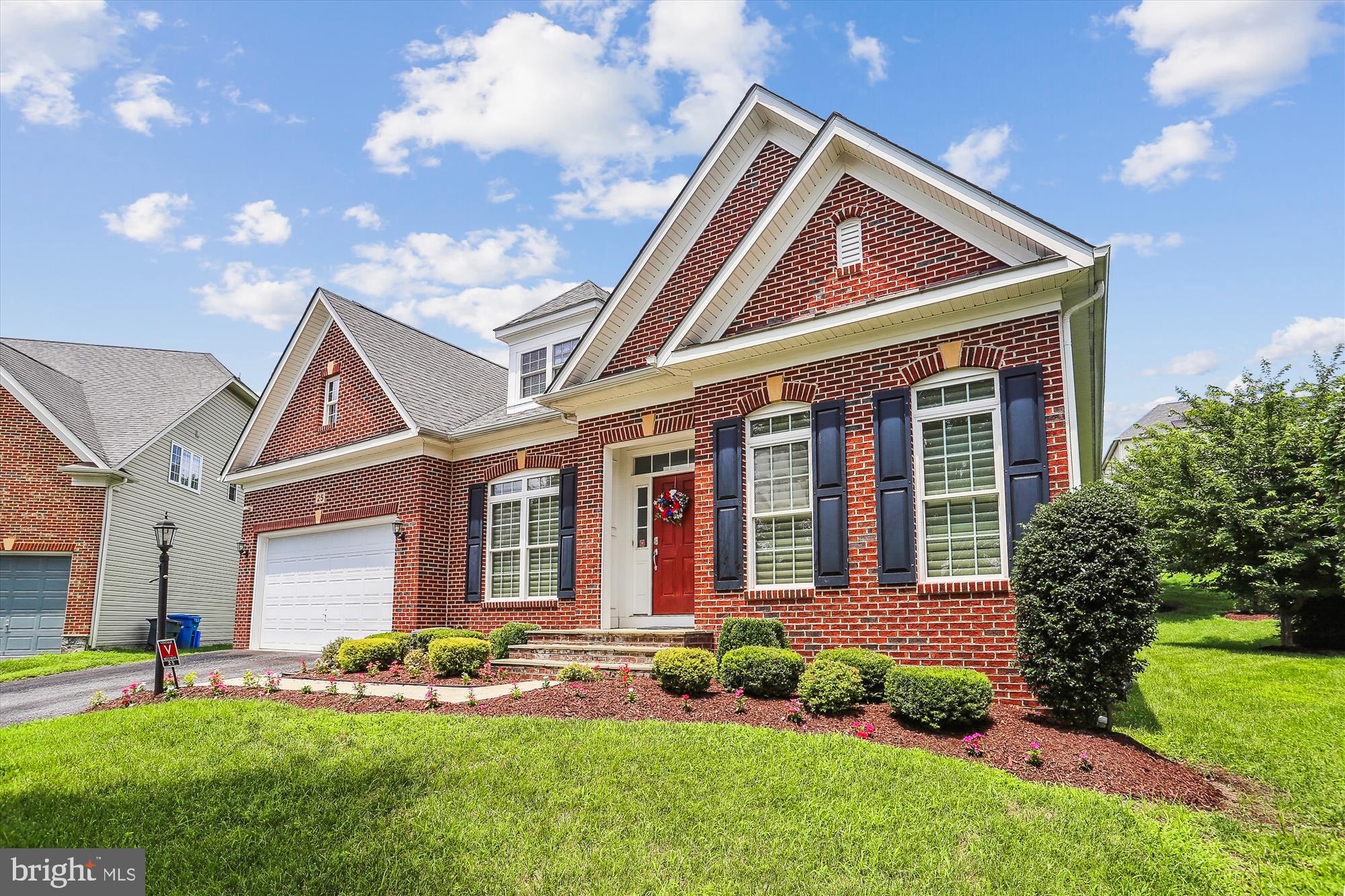 25 MOONLIGHT TRAIL COURT