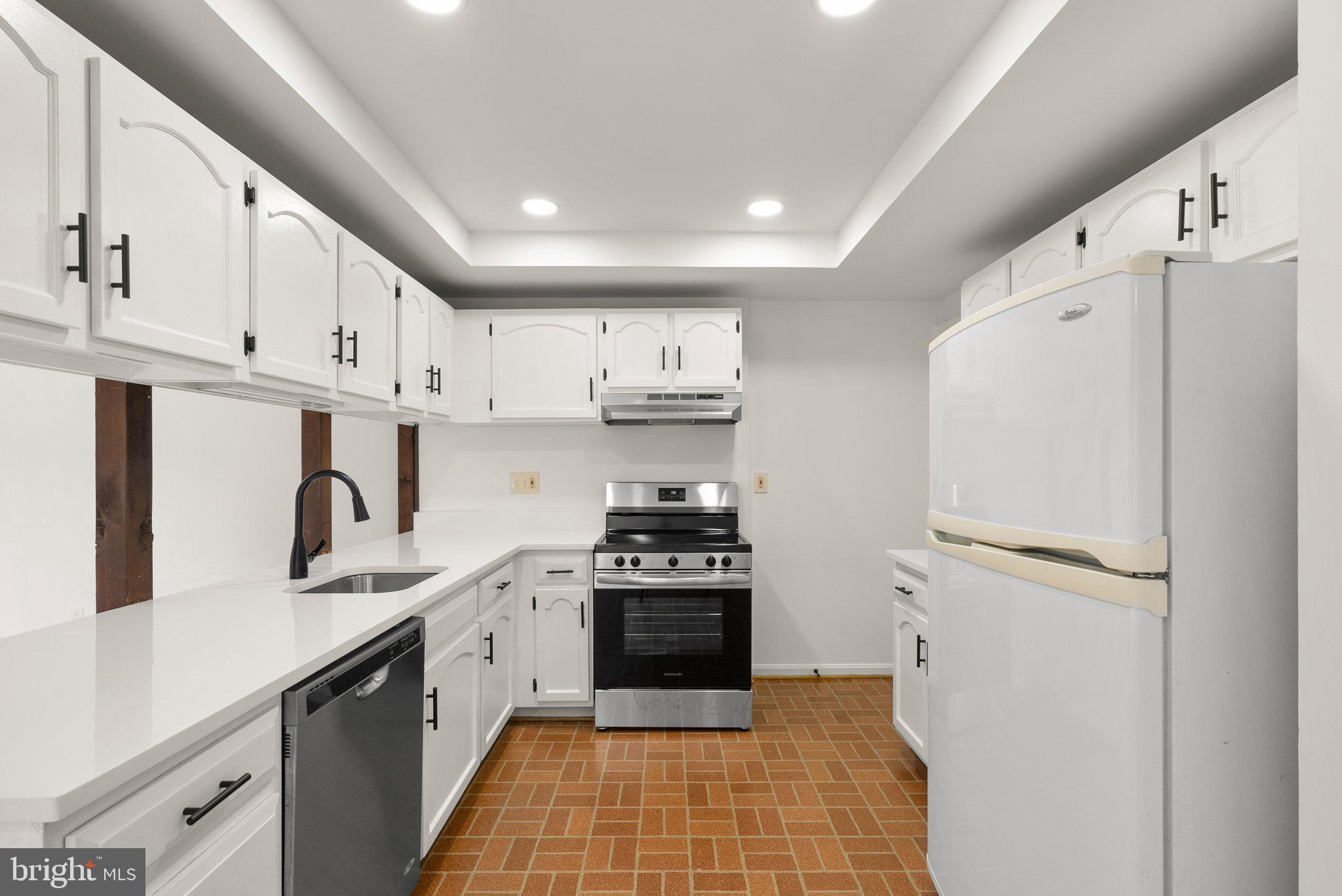 STEDWICK TOWNHOUSES - Residential