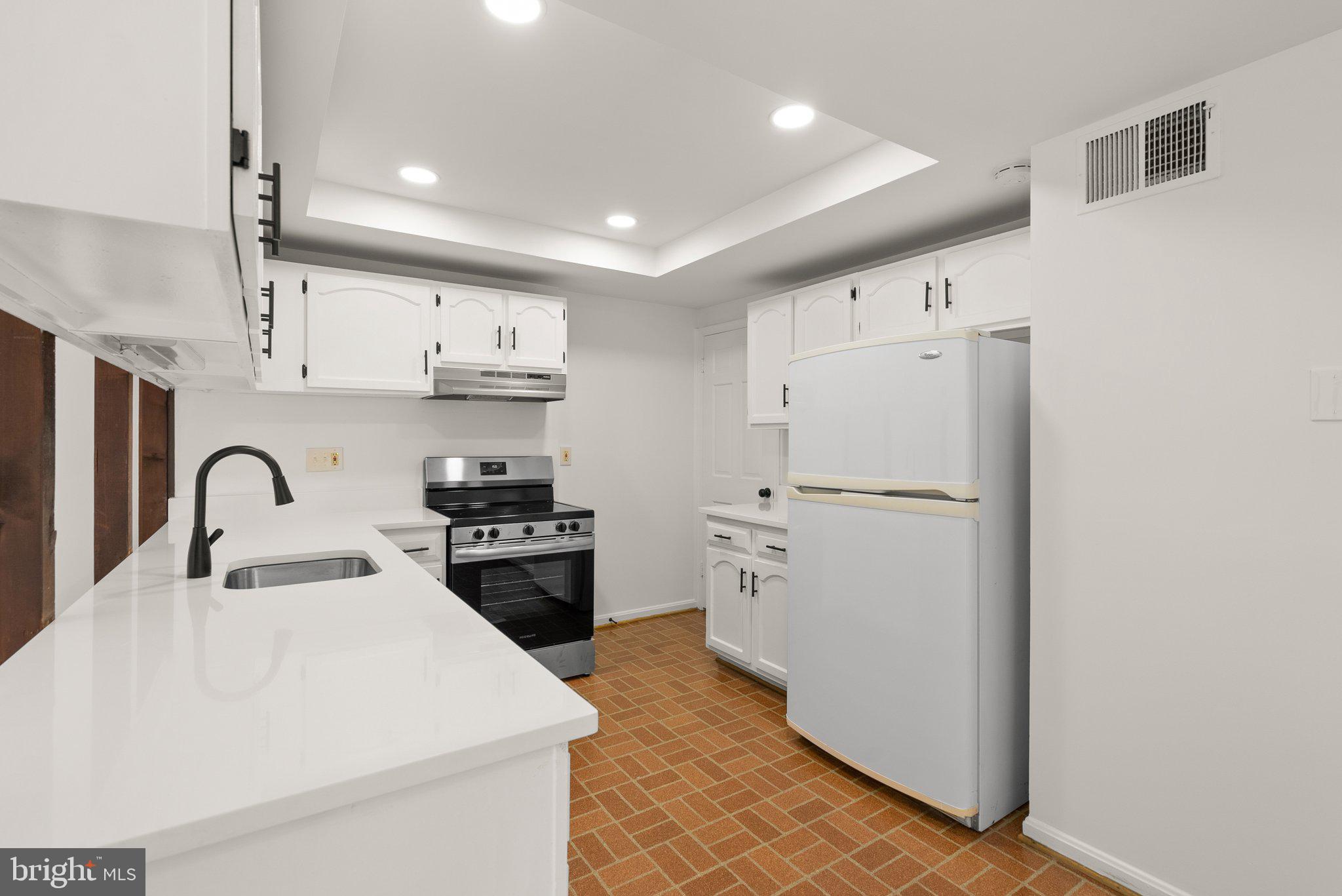 STEDWICK TOWNHOUSES - Residential