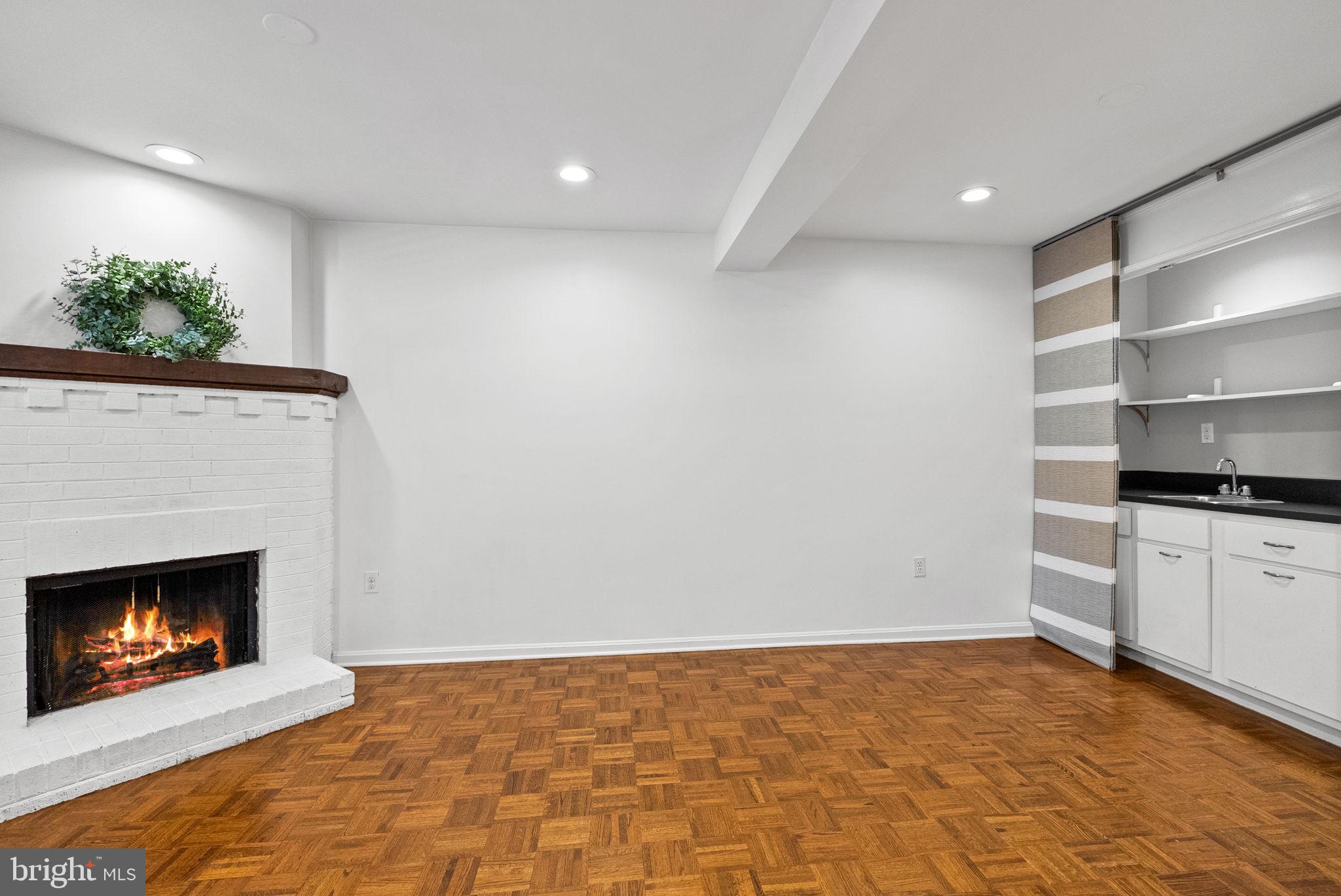 OLD TOWN ALEXANDRIA - Residential Lease