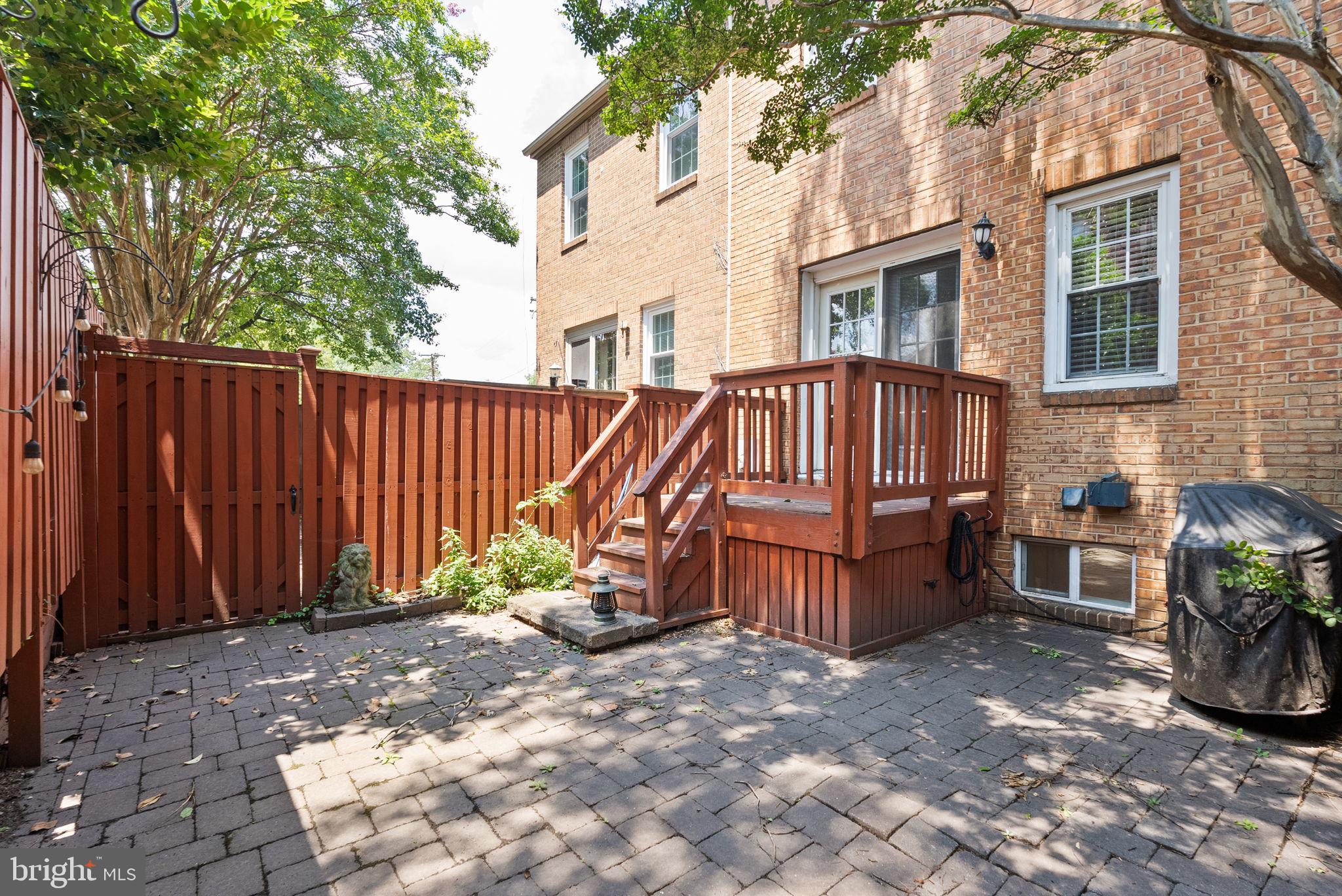 OLD TOWN ALEXANDRIA - Residential Lease