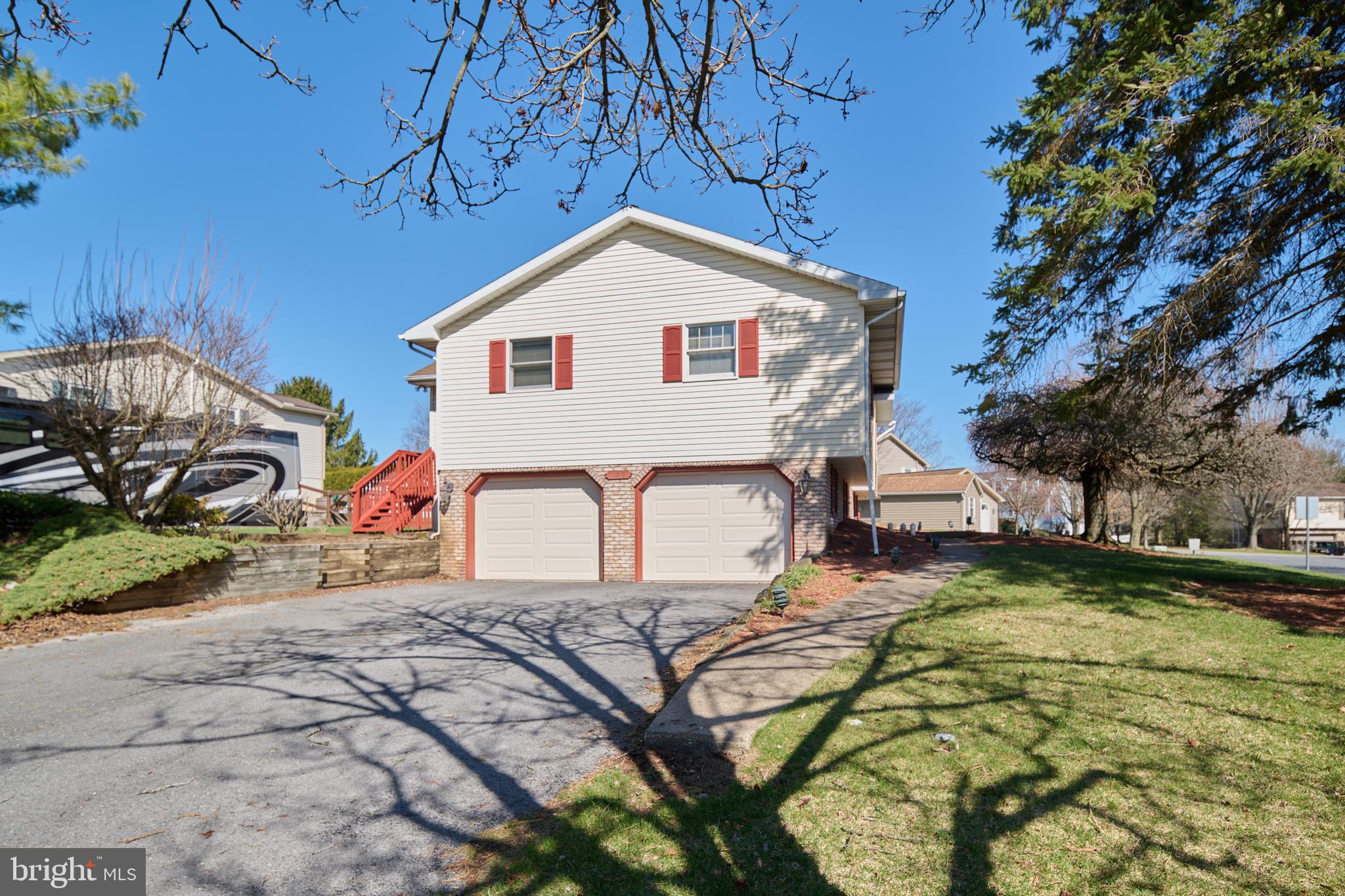 WILLOWBROOK - Residential