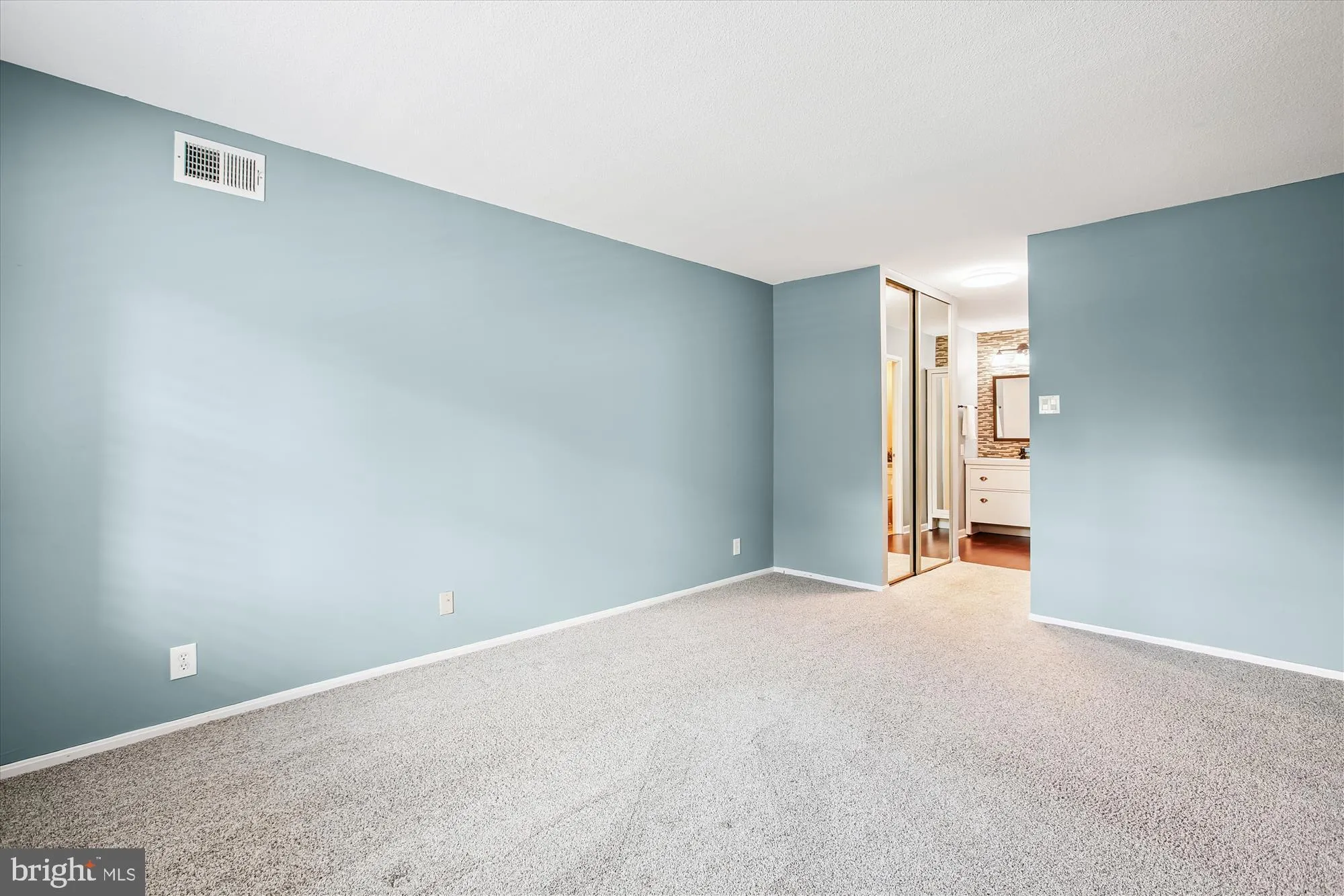 Alexandria, Virginia 22304, United States, 2 Bedrooms Bedrooms, ,2 BathroomsBathrooms,Residential,Active,198100