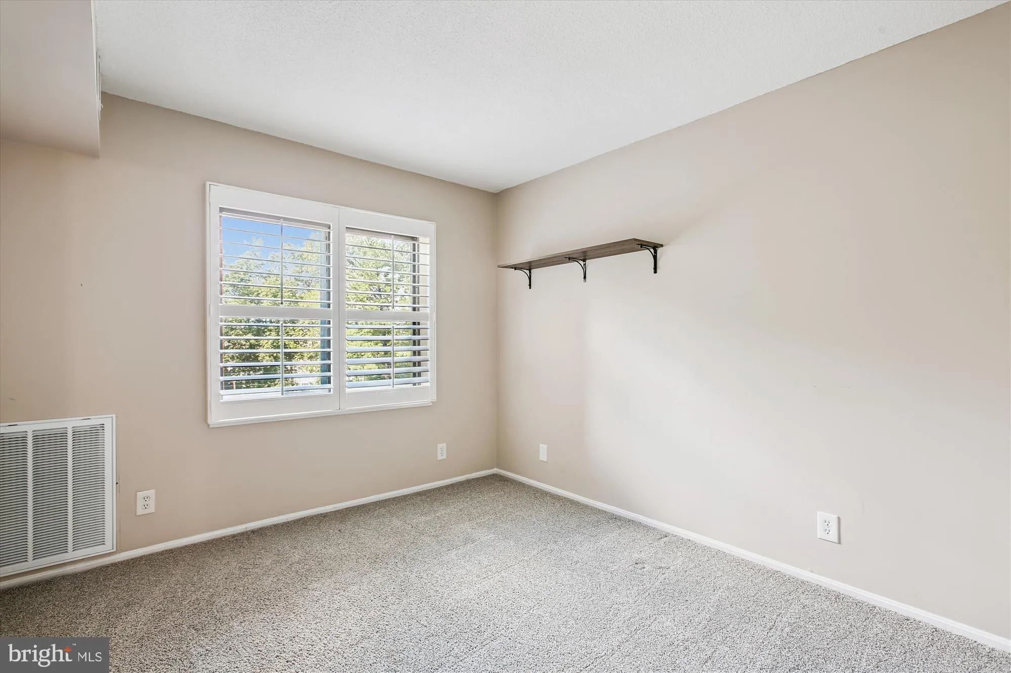 Alexandria, Virginia 22304, United States, 2 Bedrooms Bedrooms, ,2 BathroomsBathrooms,Residential,Active,198100