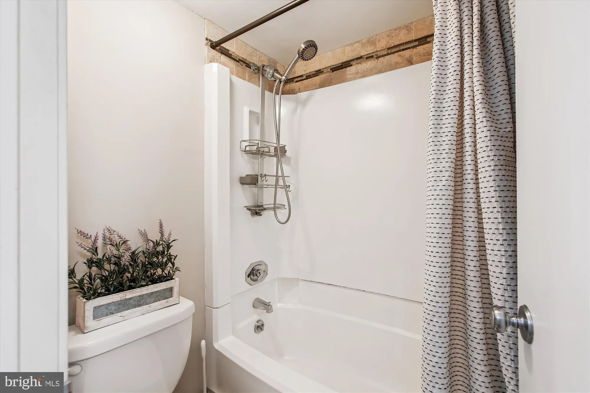 Alexandria, Virginia 22304, United States, 2 Bedrooms Bedrooms, ,2 BathroomsBathrooms,Residential,Active,198100