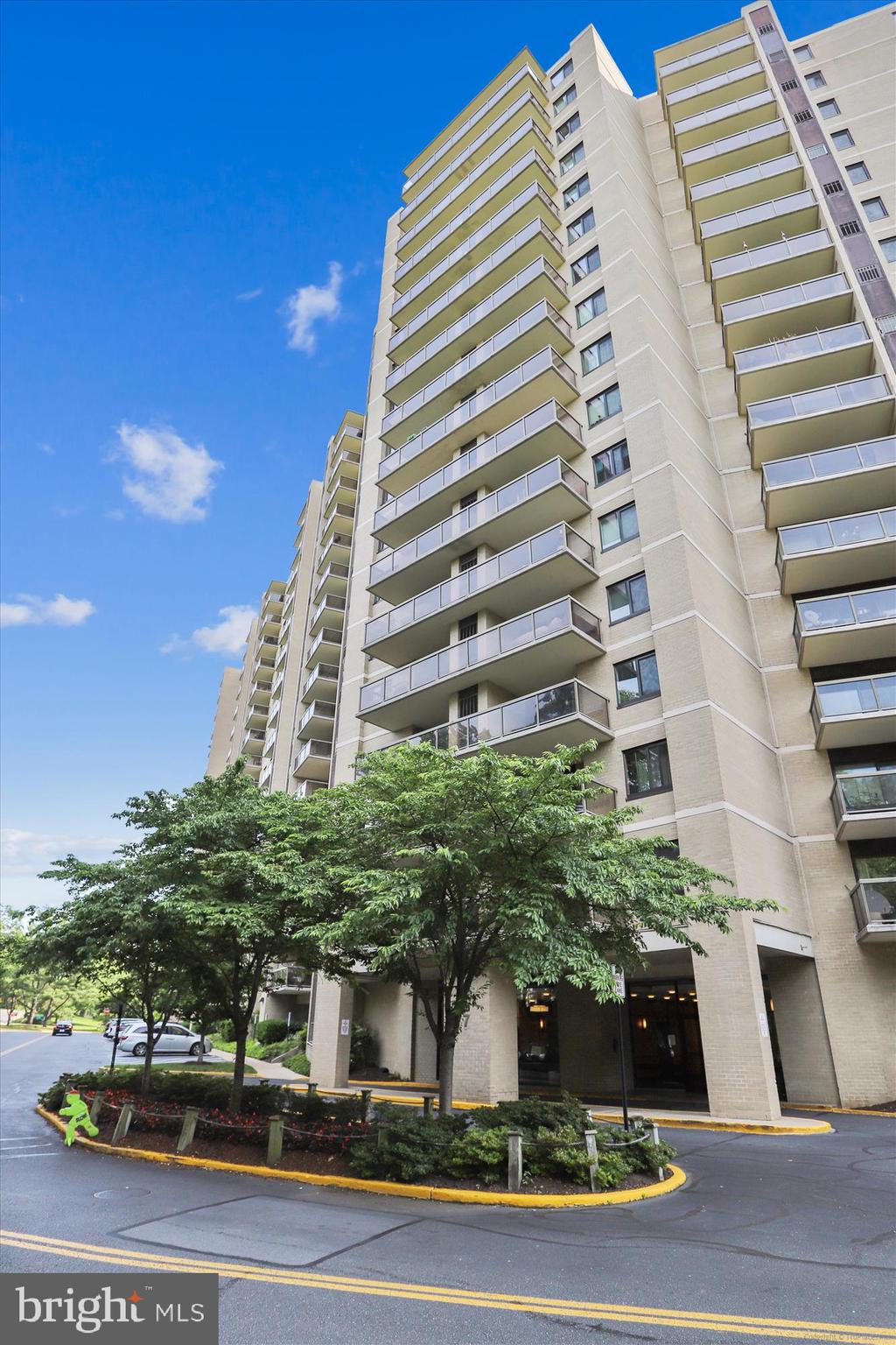 307 YOAKUM PARKWAY 406