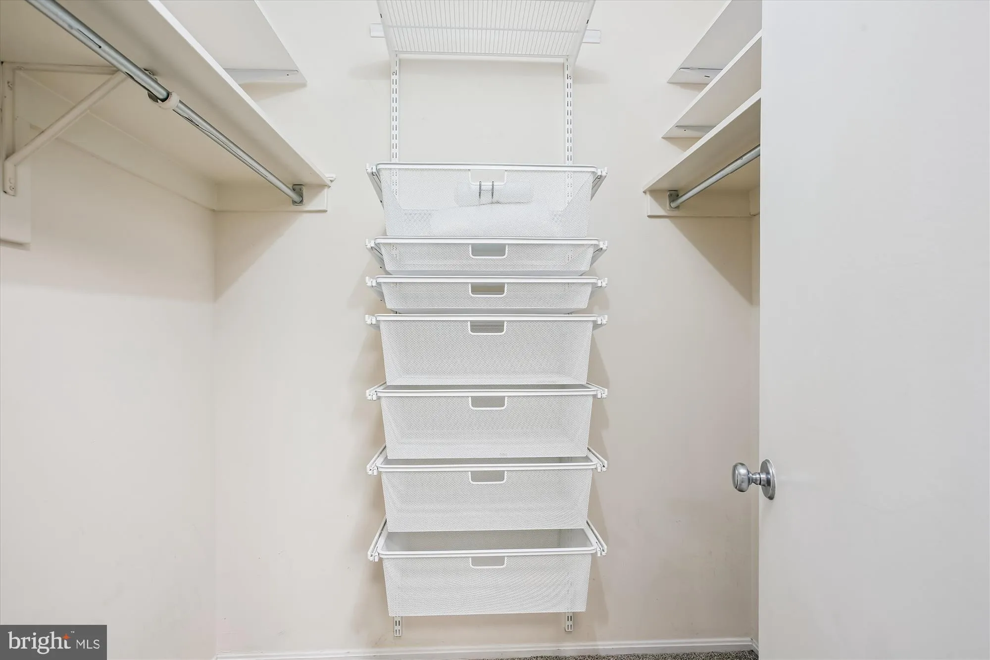 Alexandria, Virginia 22304, United States, 2 Bedrooms Bedrooms, ,2 BathroomsBathrooms,Residential,Active,198100